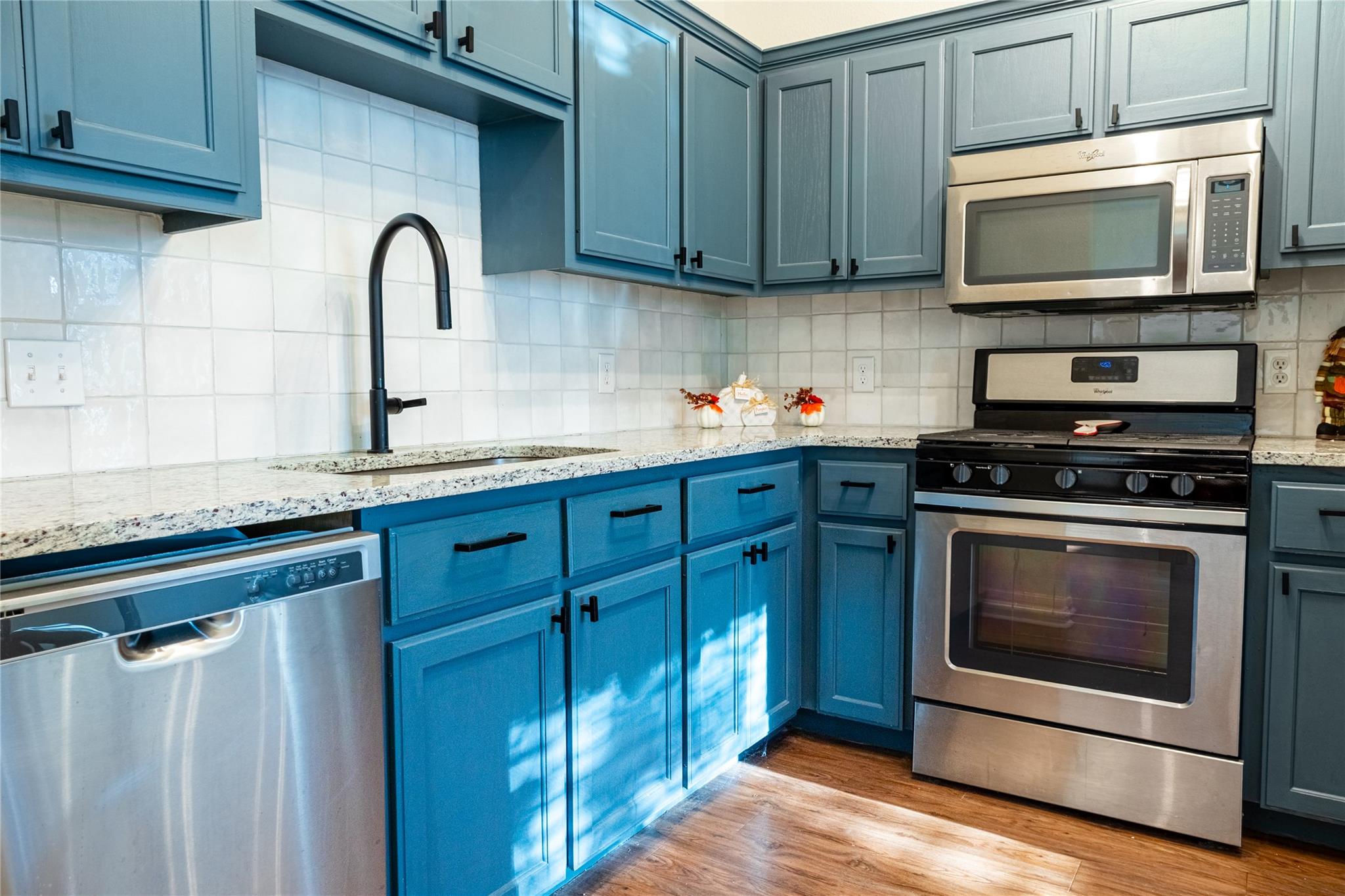 508 Lydia Ln, Thrall, TX 76578