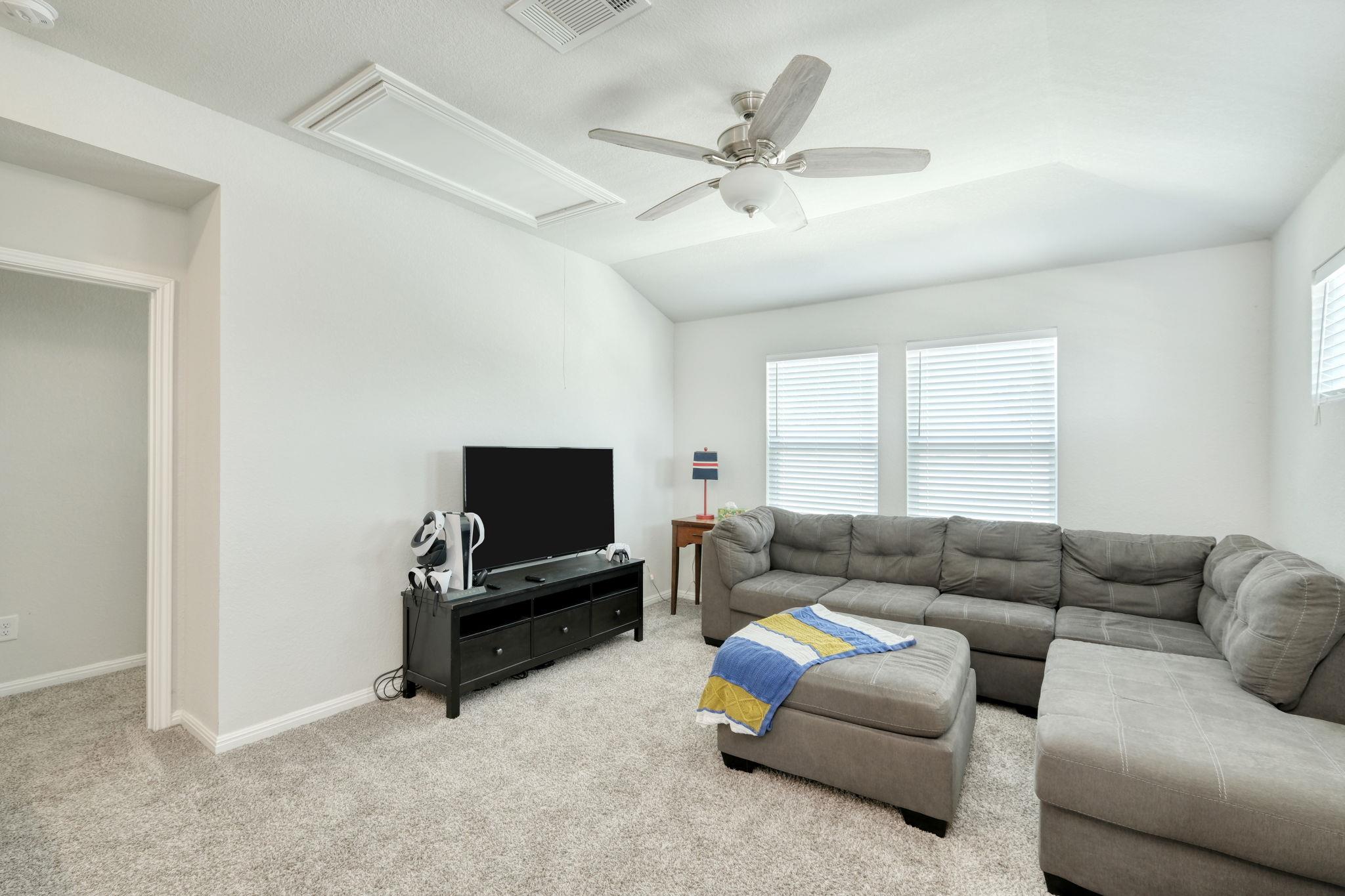 1009 Whelk Loop, Hutto, TX 78634