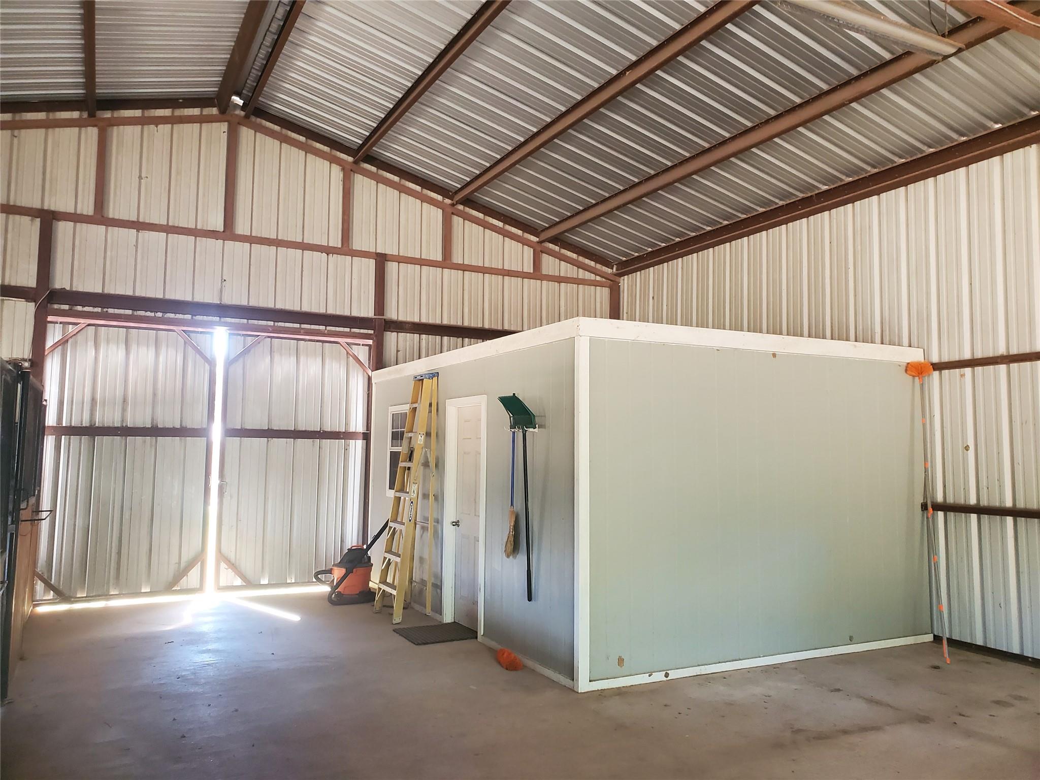 4319 County Road 455, Thorndale, TX 76577