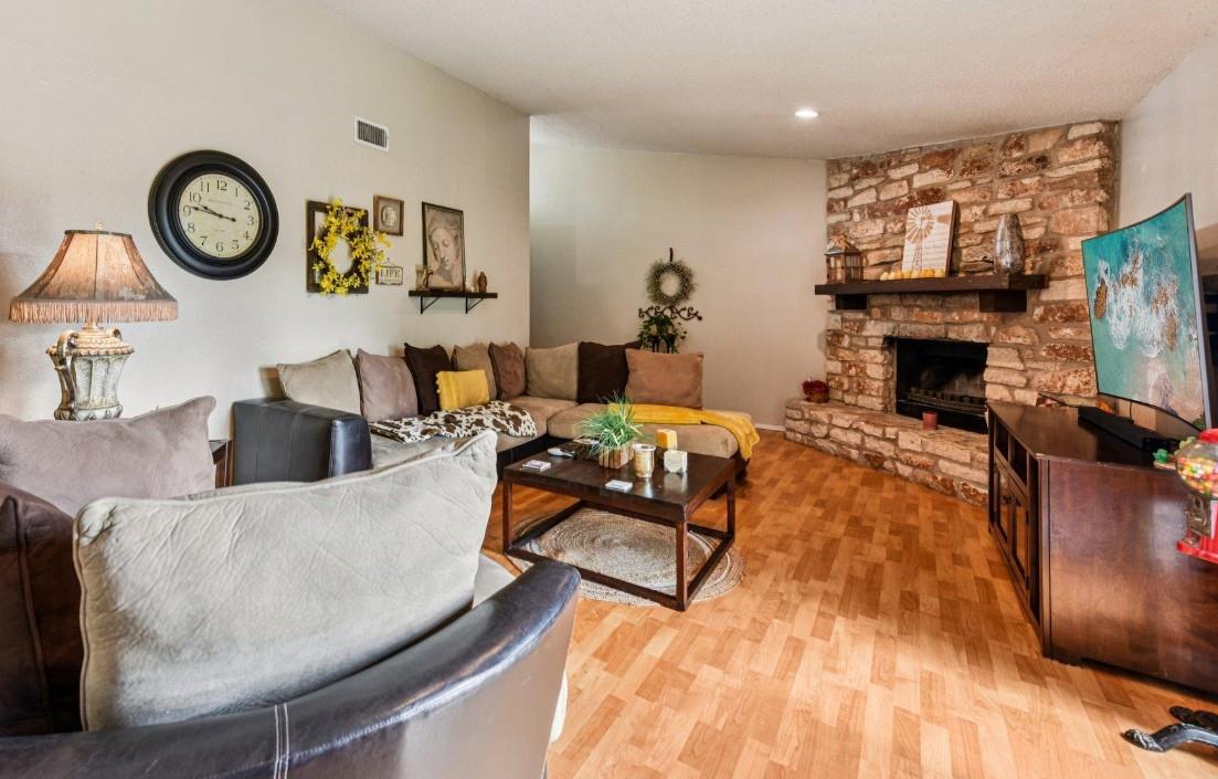 6601 VOUGEOT Dr, Austin, TX 78744