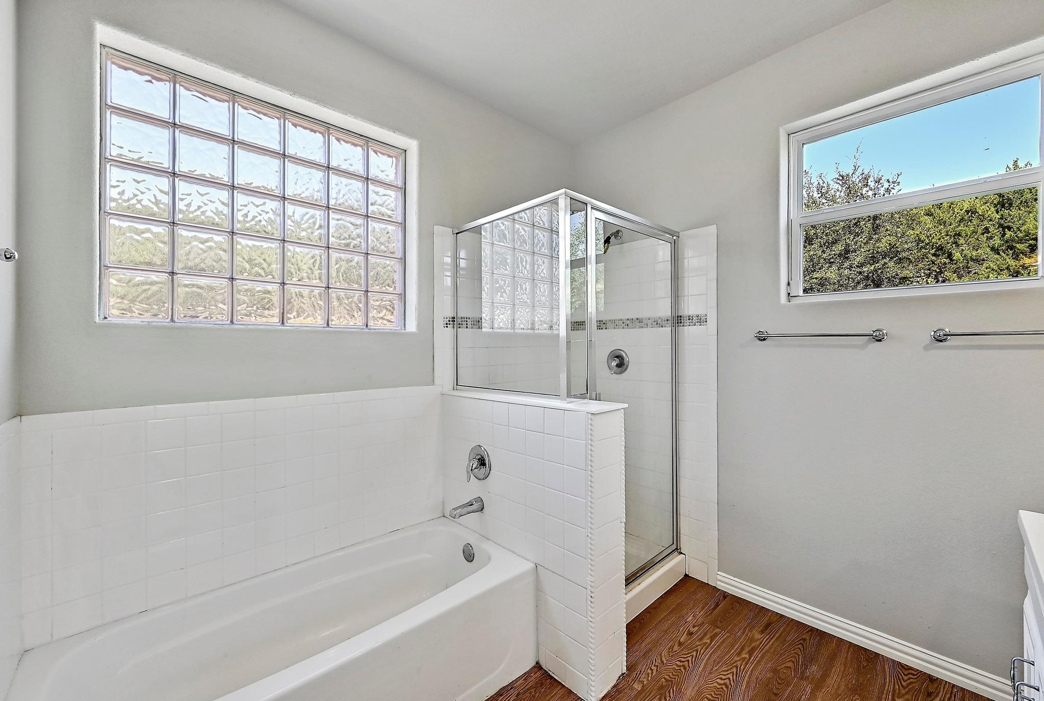 10613 Turkey Bend Dr, Jonestown, TX 78645