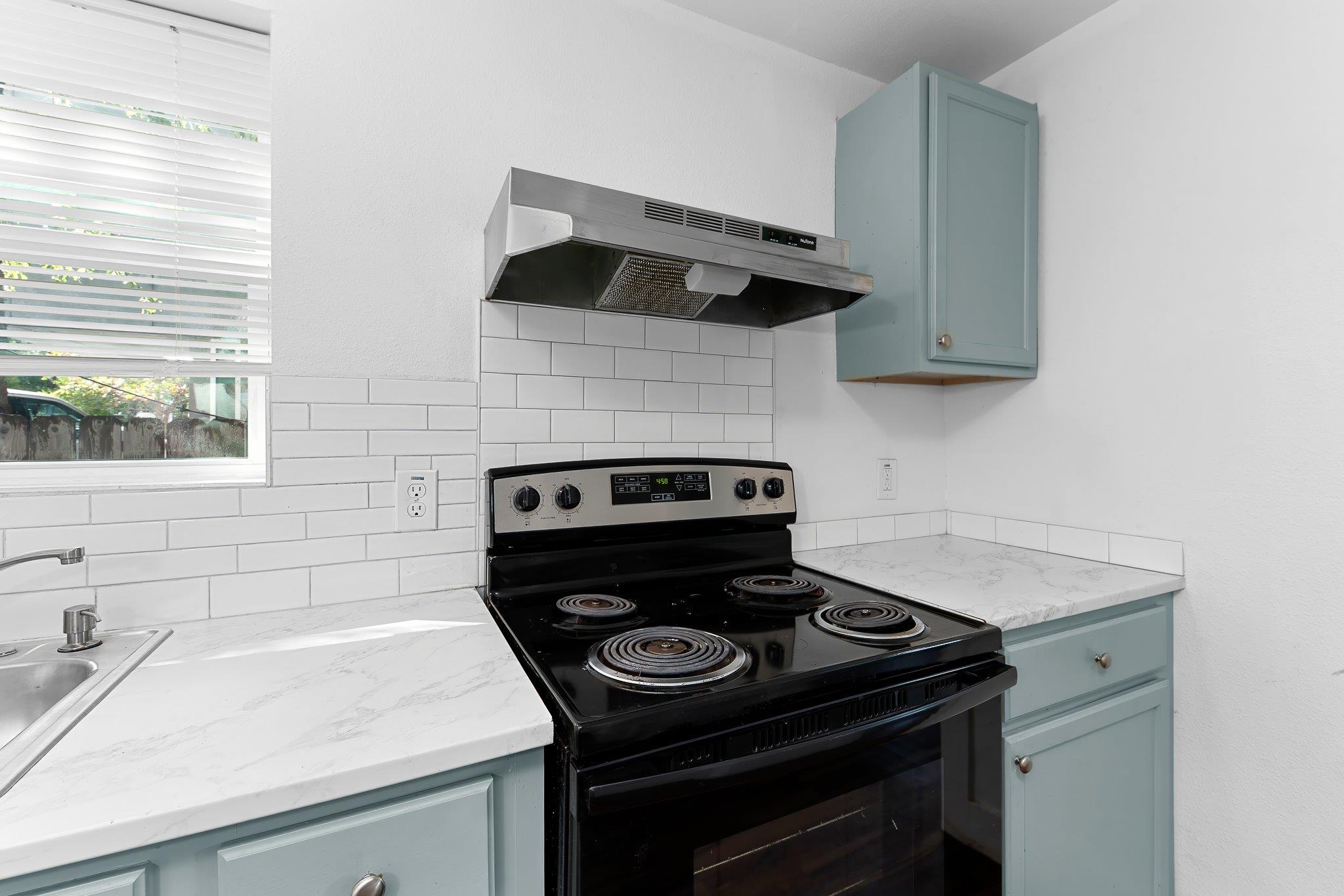 204 Lessin Ln, Austin, TX 78704