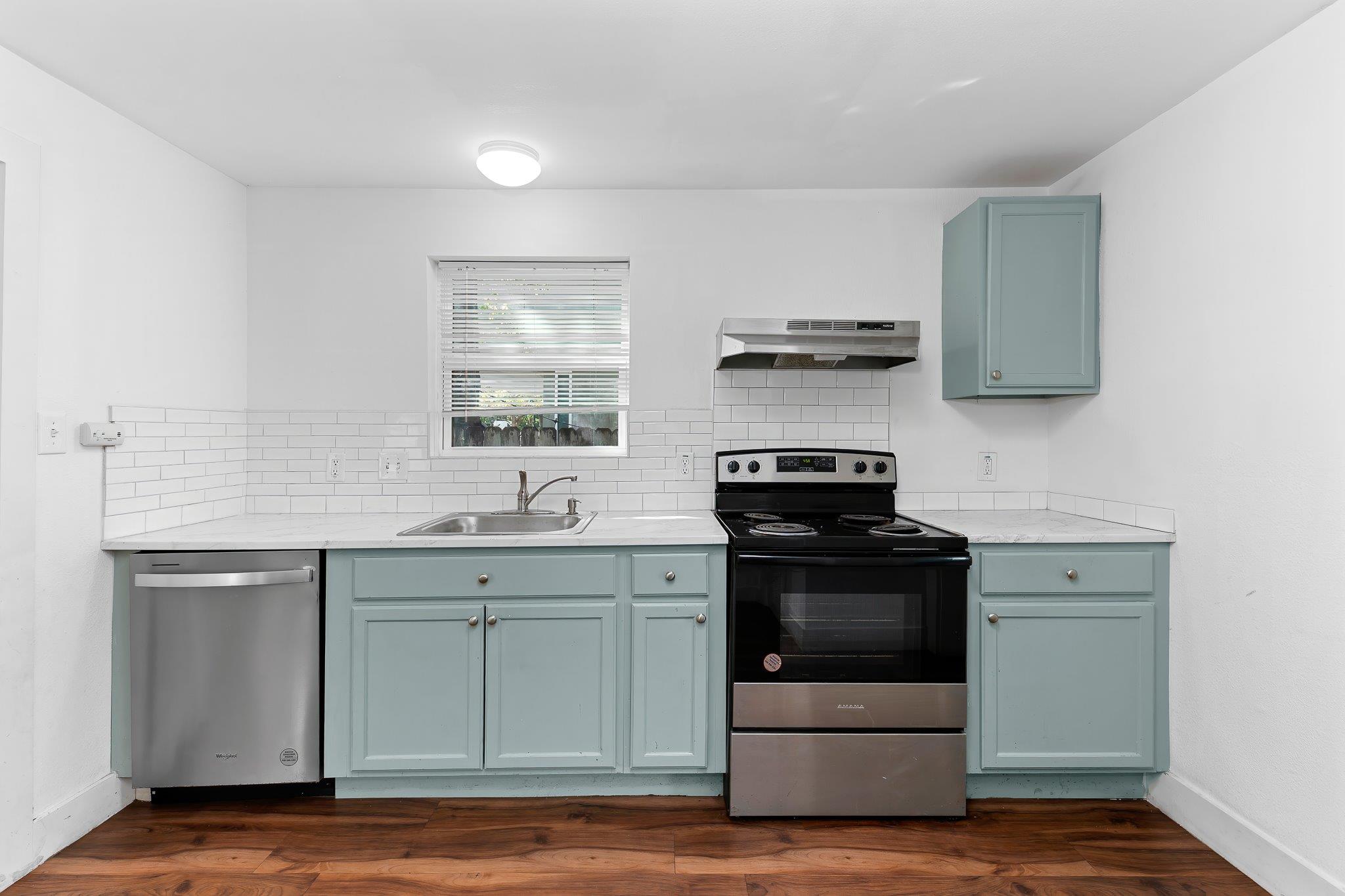 204 Lessin Ln, Austin, TX 78704