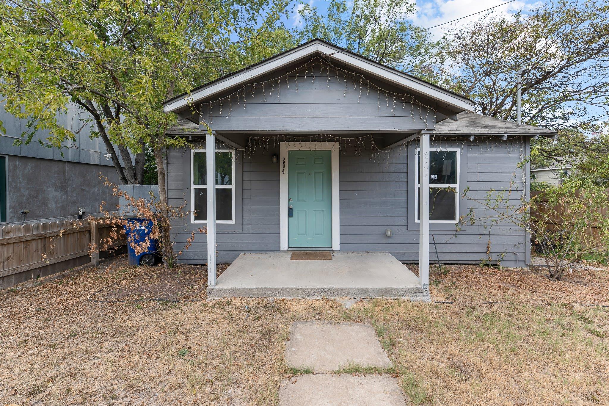 204 Lessin Ln, Austin, TX 78704