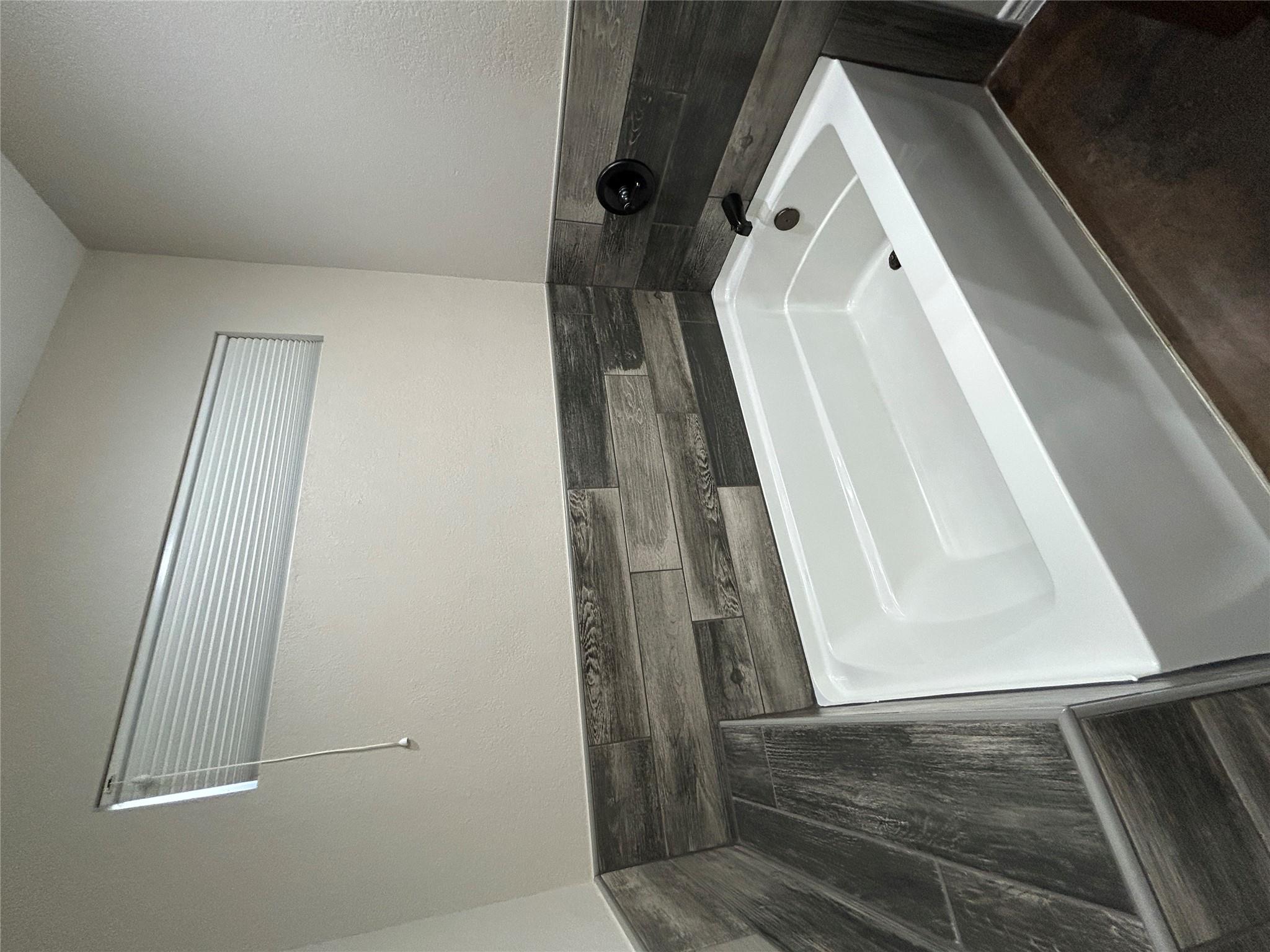 1047 Fieldstone Dr, Lampasas, TX 76550