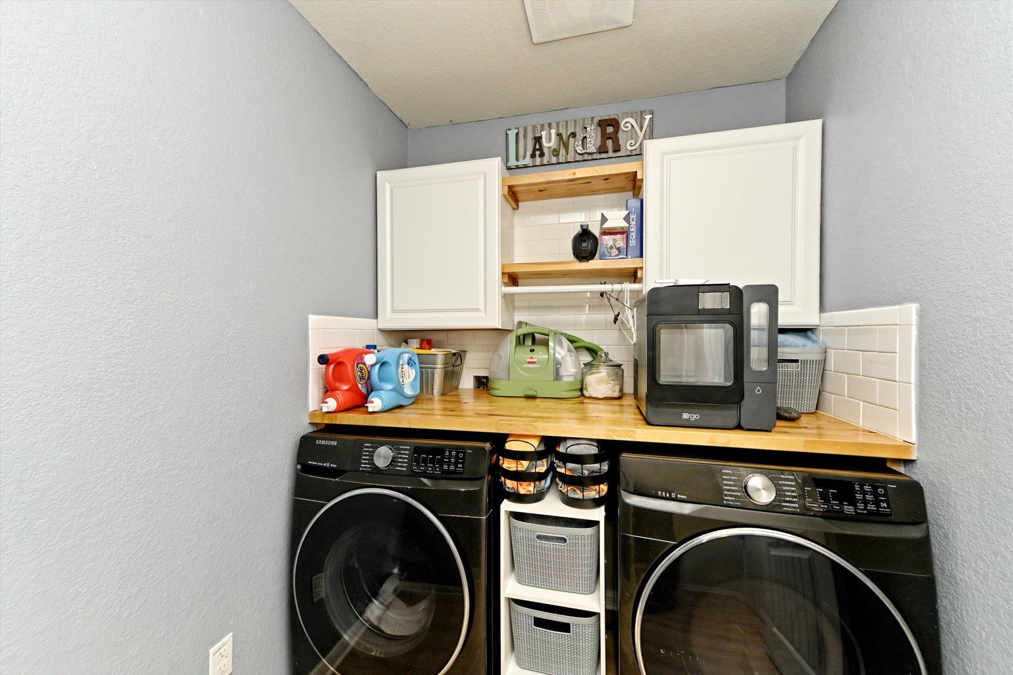 112 Groves Ln, Hutto, TX 78634