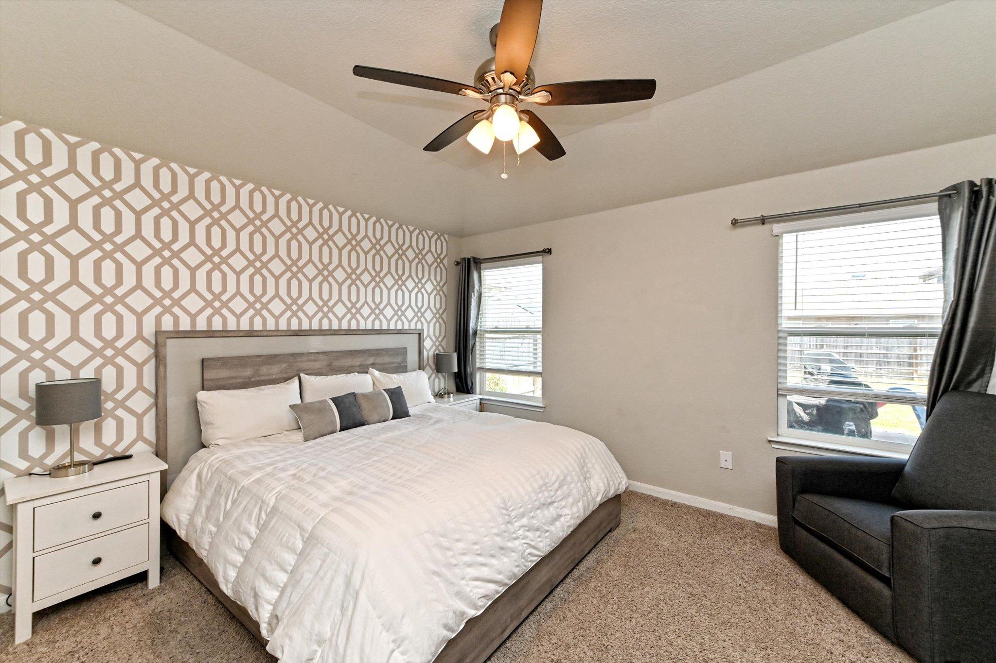 112 Groves Ln, Hutto, TX 78634