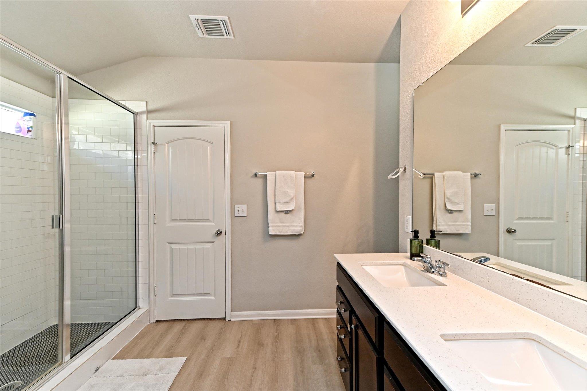 112 Groves Ln, Hutto, TX 78634