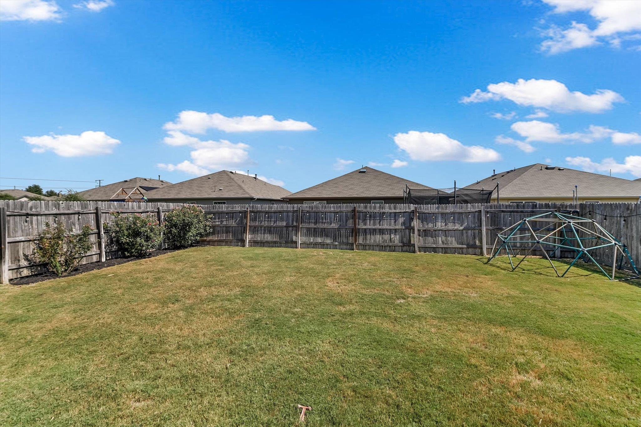 112 Groves Ln, Hutto, TX 78634