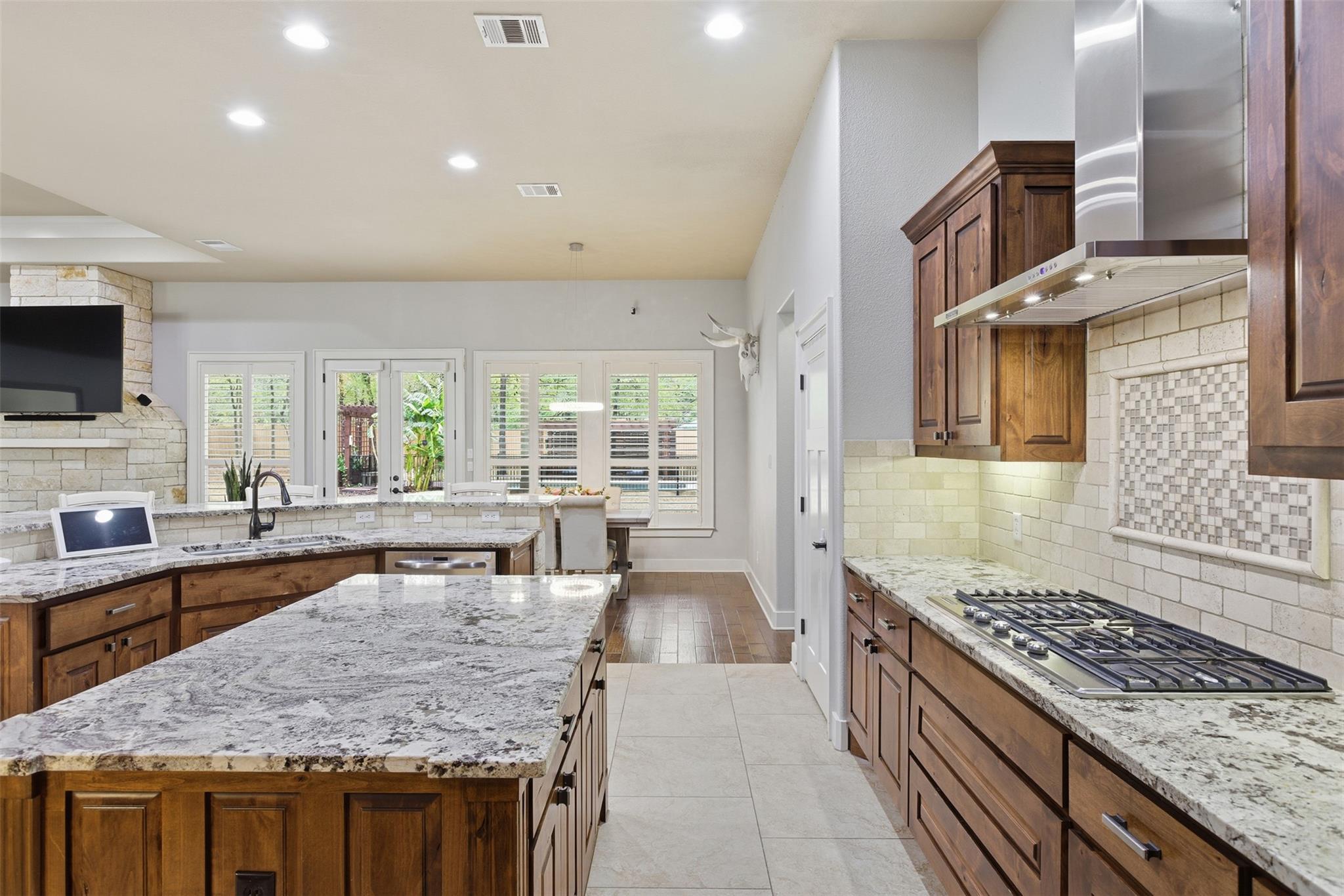 129 Valley View Dr, Bastrop, TX 78602