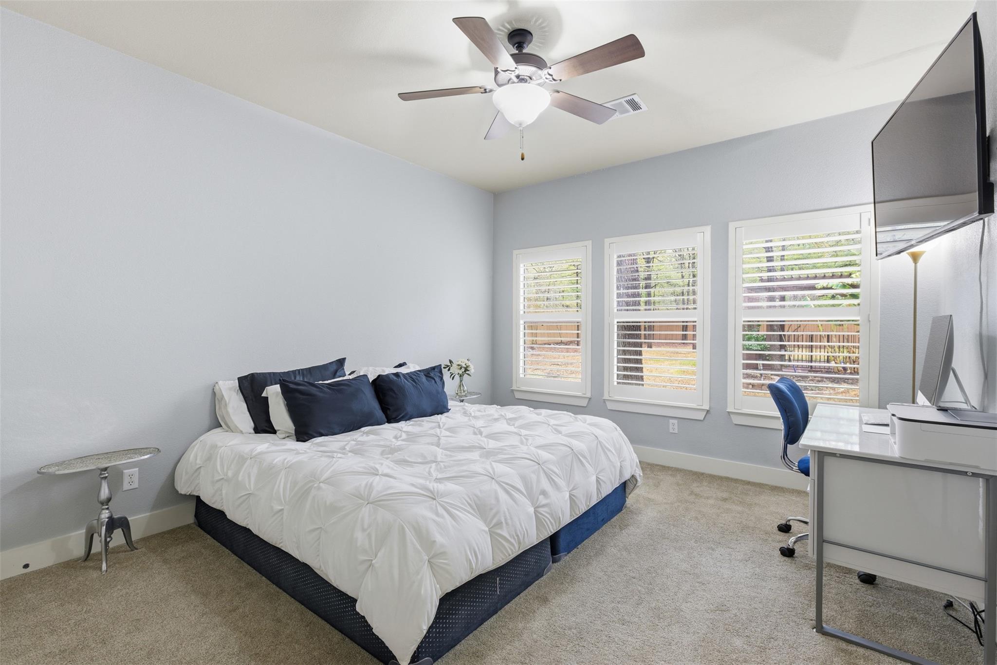 129 Valley View Dr, Bastrop, TX 78602