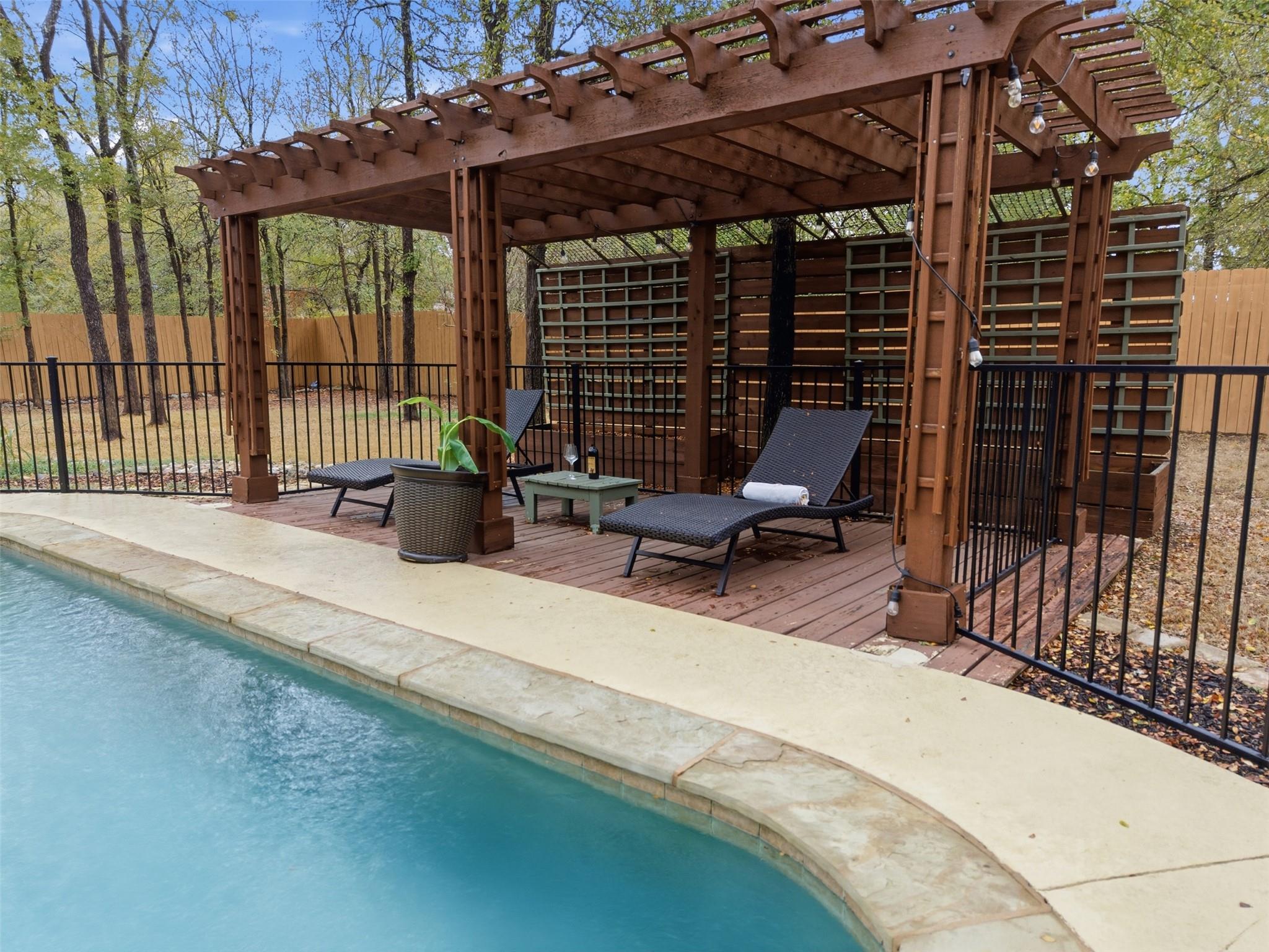 129 Valley View Dr, Bastrop, TX 78602