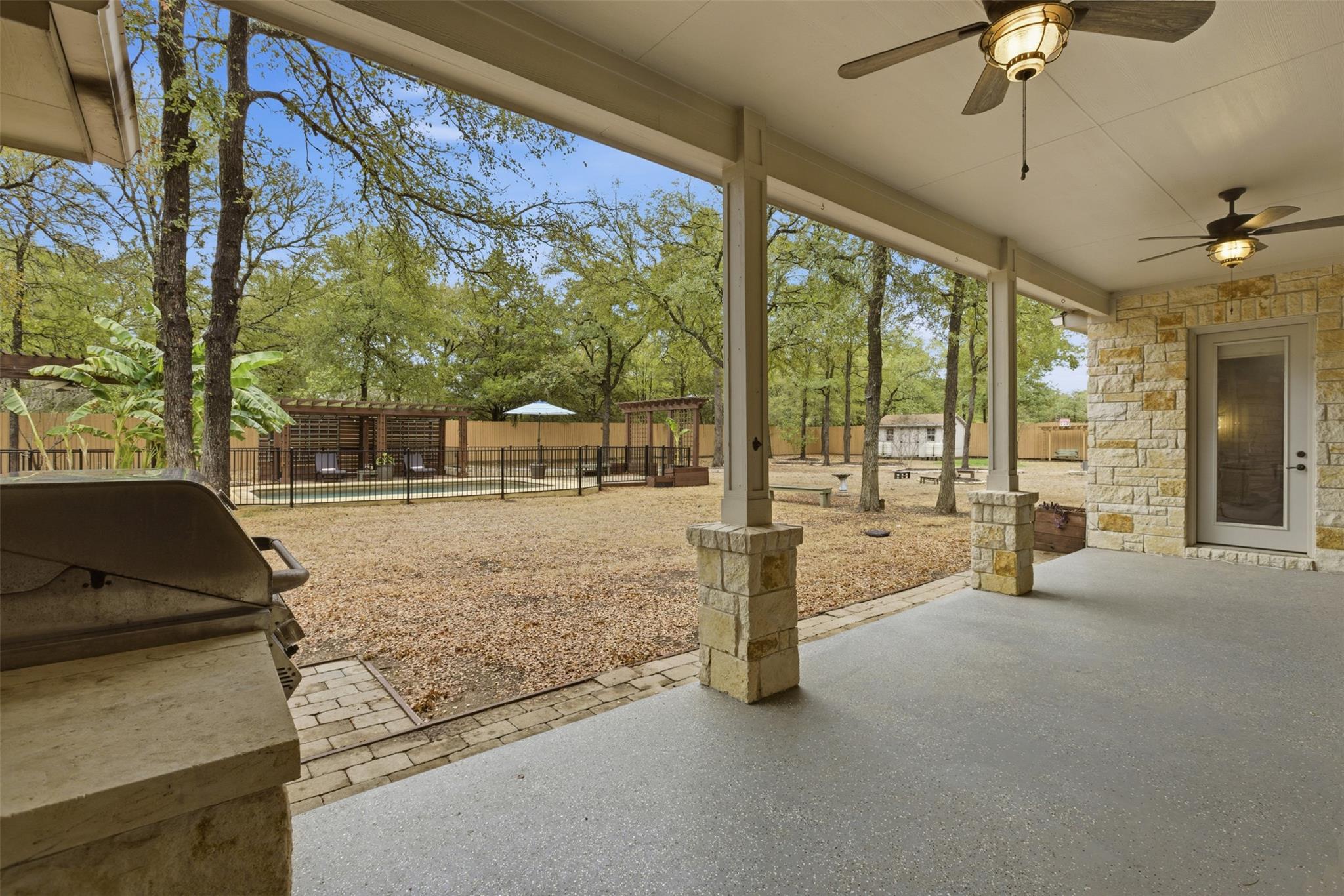 129 Valley View Dr, Bastrop, TX 78602