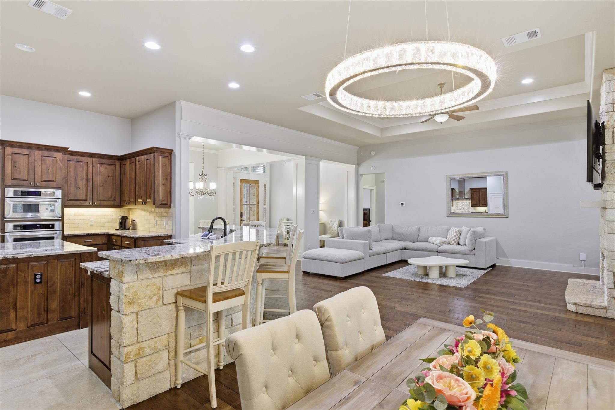 129 Valley View Dr, Bastrop, TX 78602