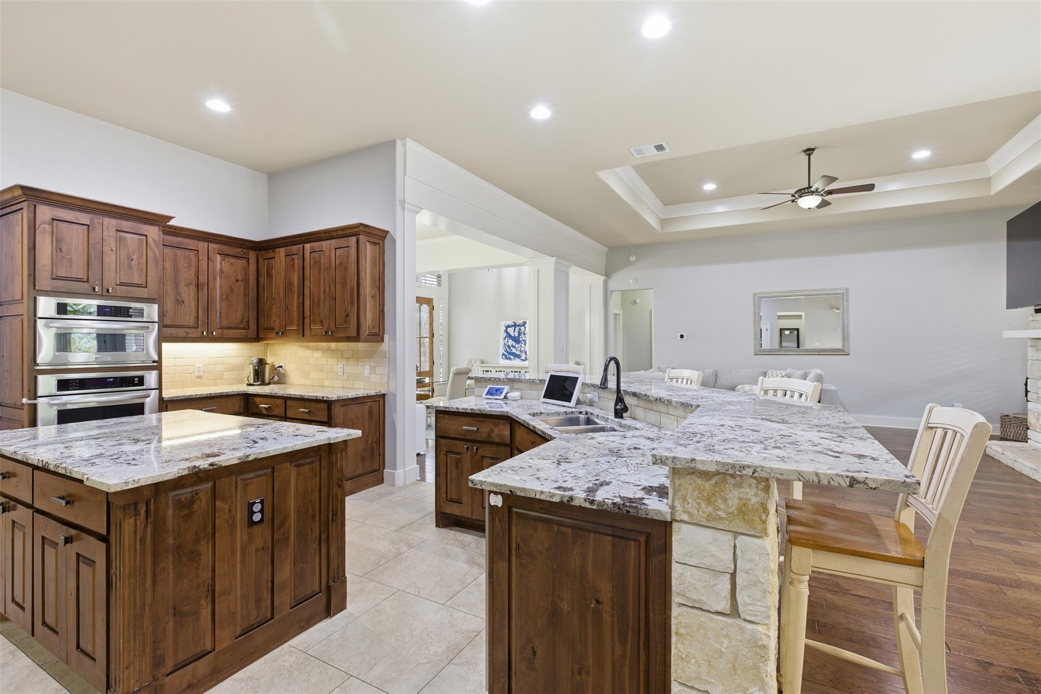 129 Valley View Dr, Bastrop, TX 78602