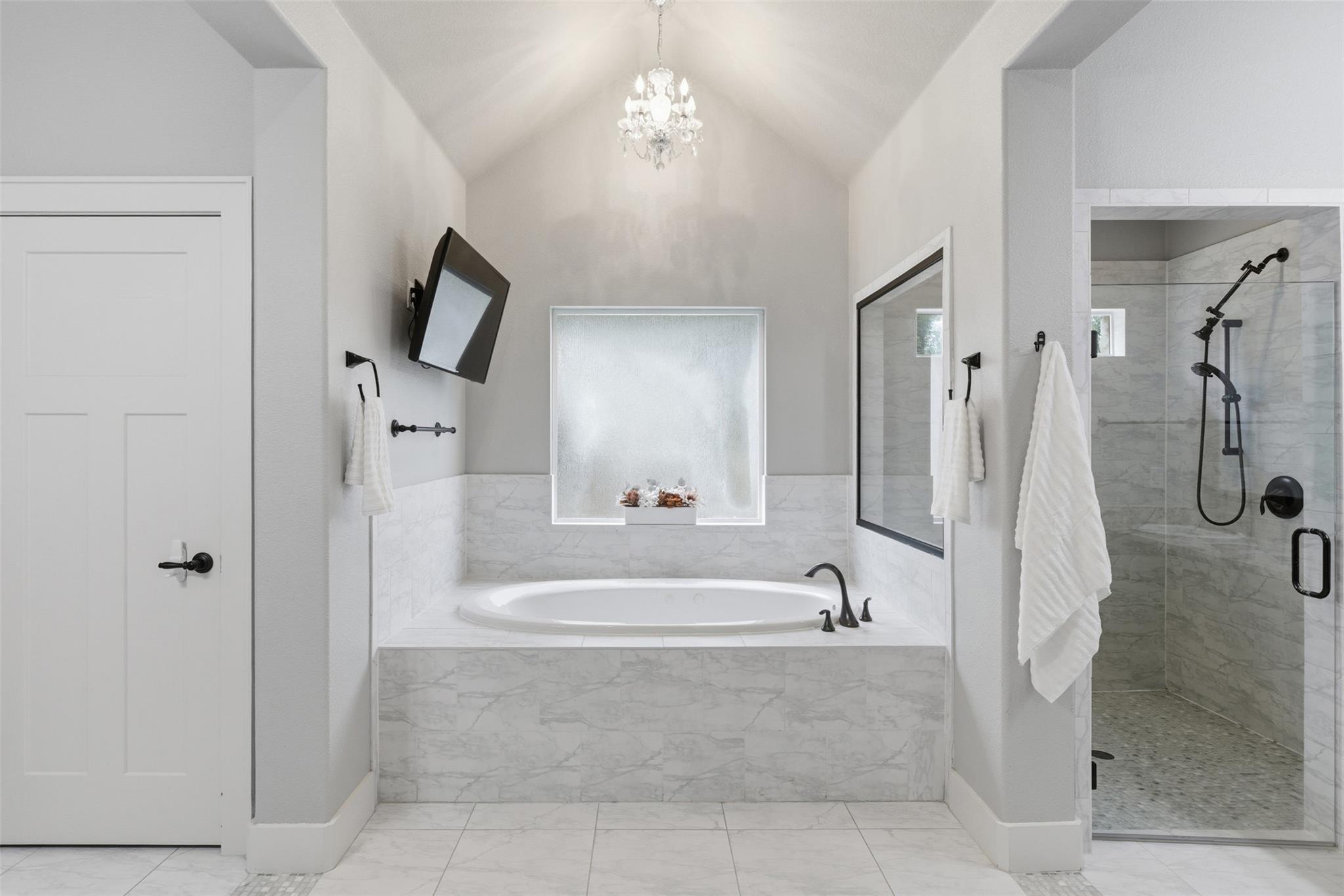 129 Valley View Dr, Bastrop, TX 78602