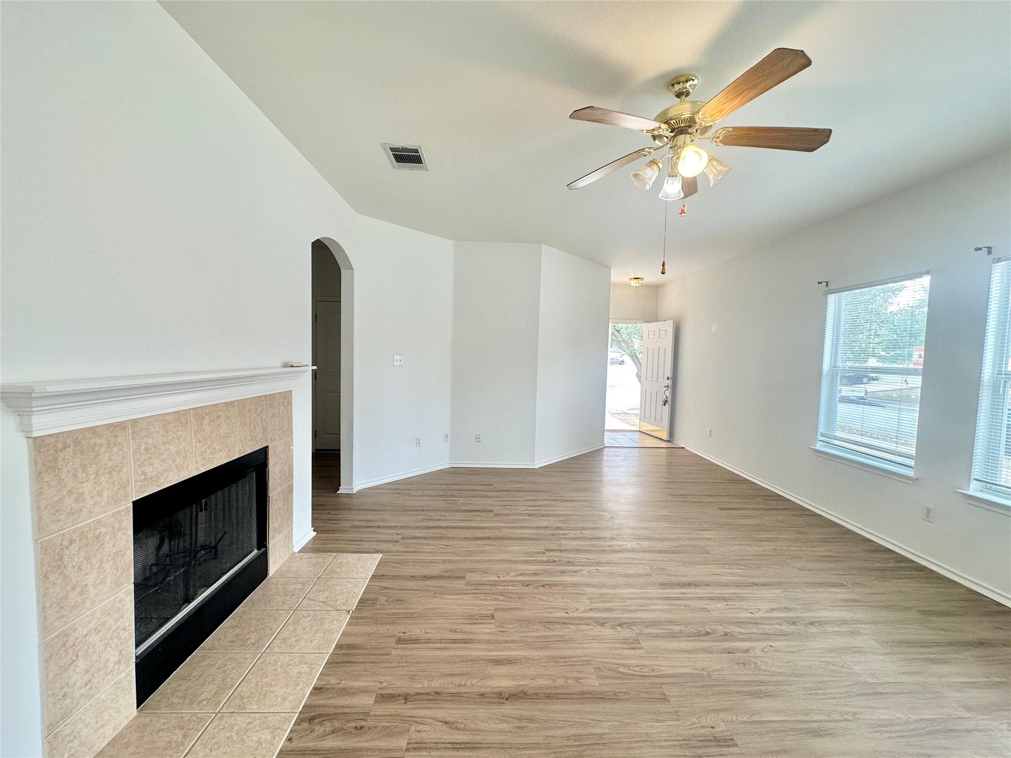 11825 Navasota St, Manor, TX 78653