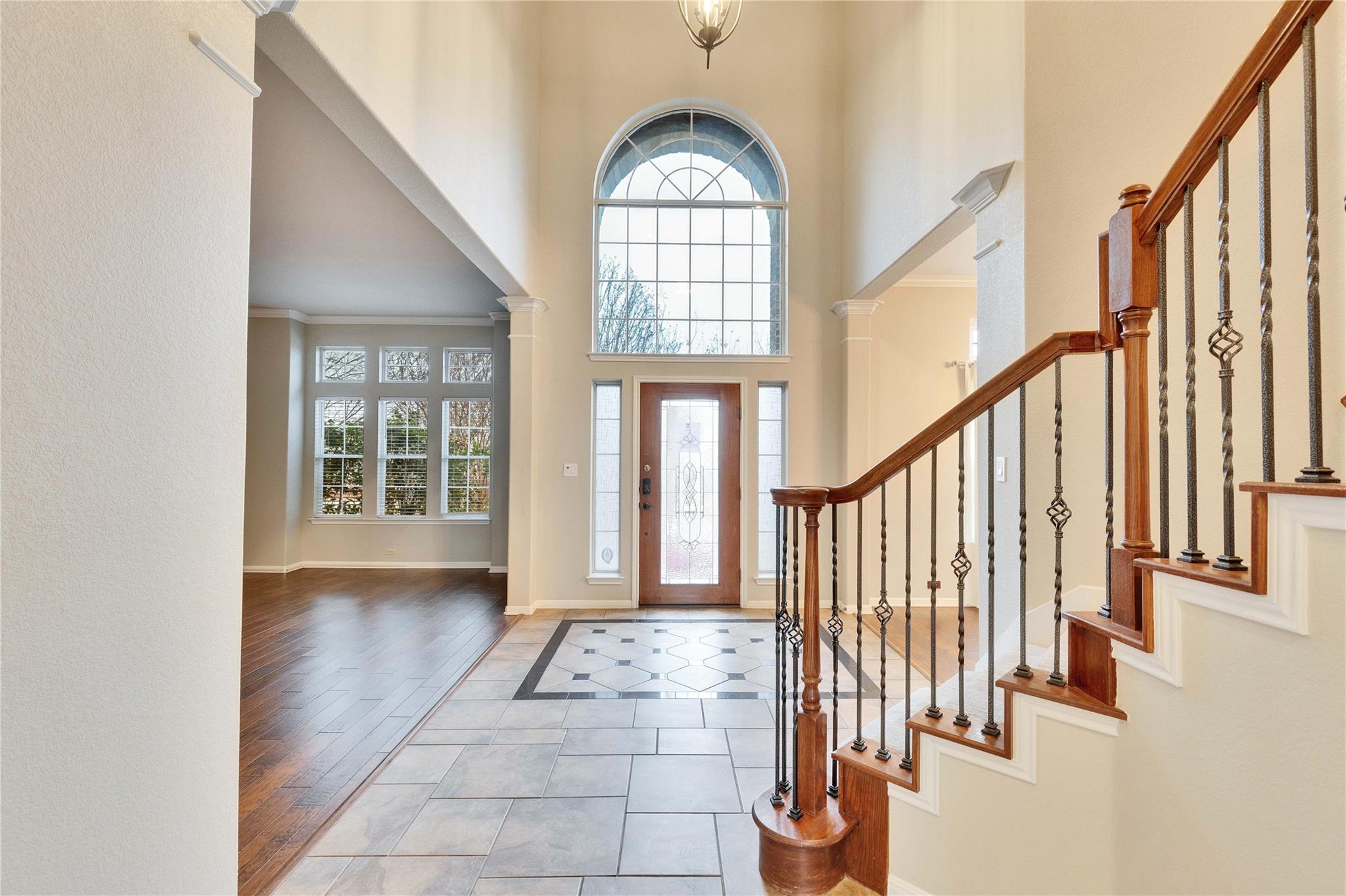 7017 Via Dono Dr, Austin, TX 78749