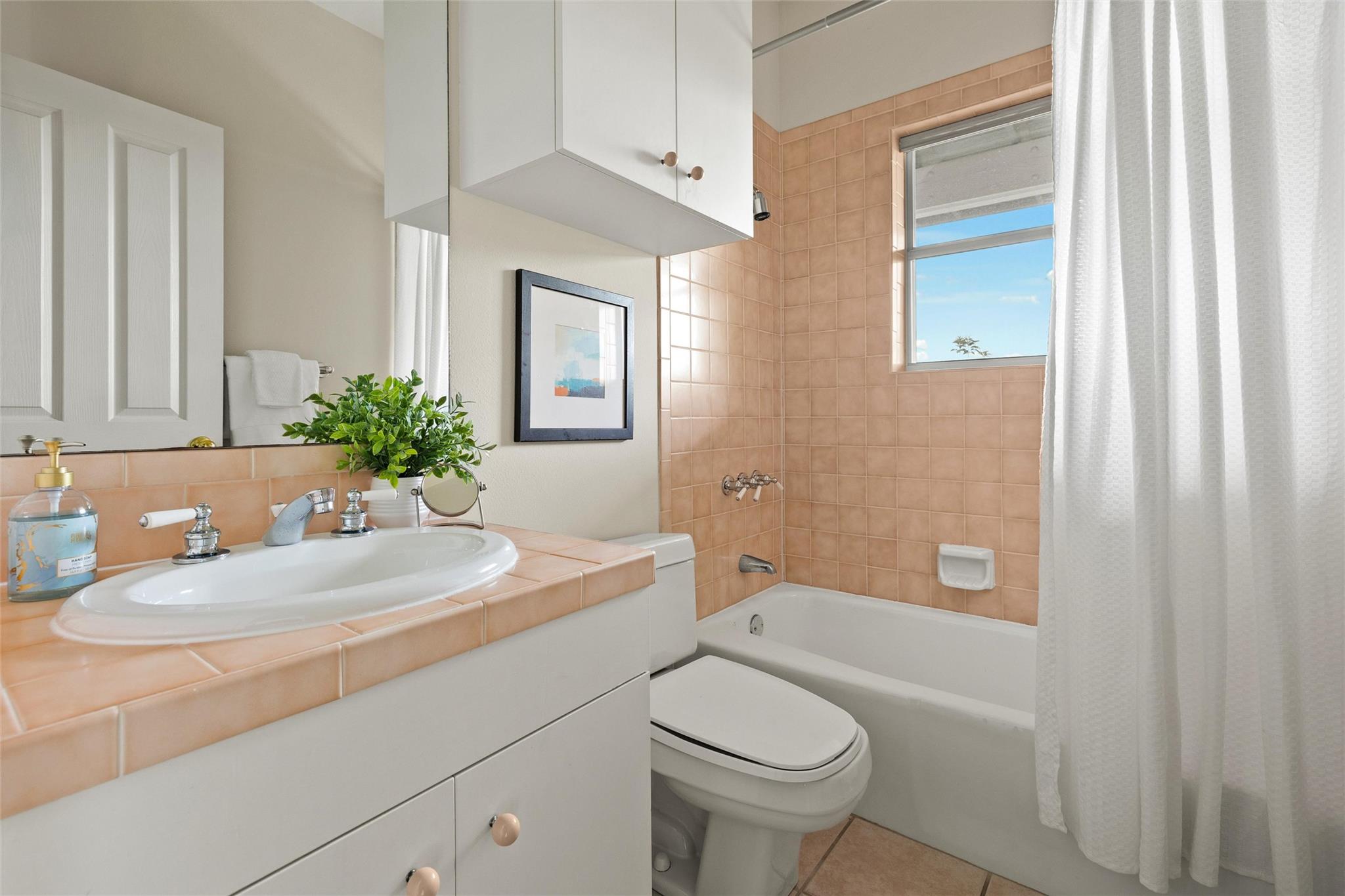 5926 N West Pl, Austin, TX 78731