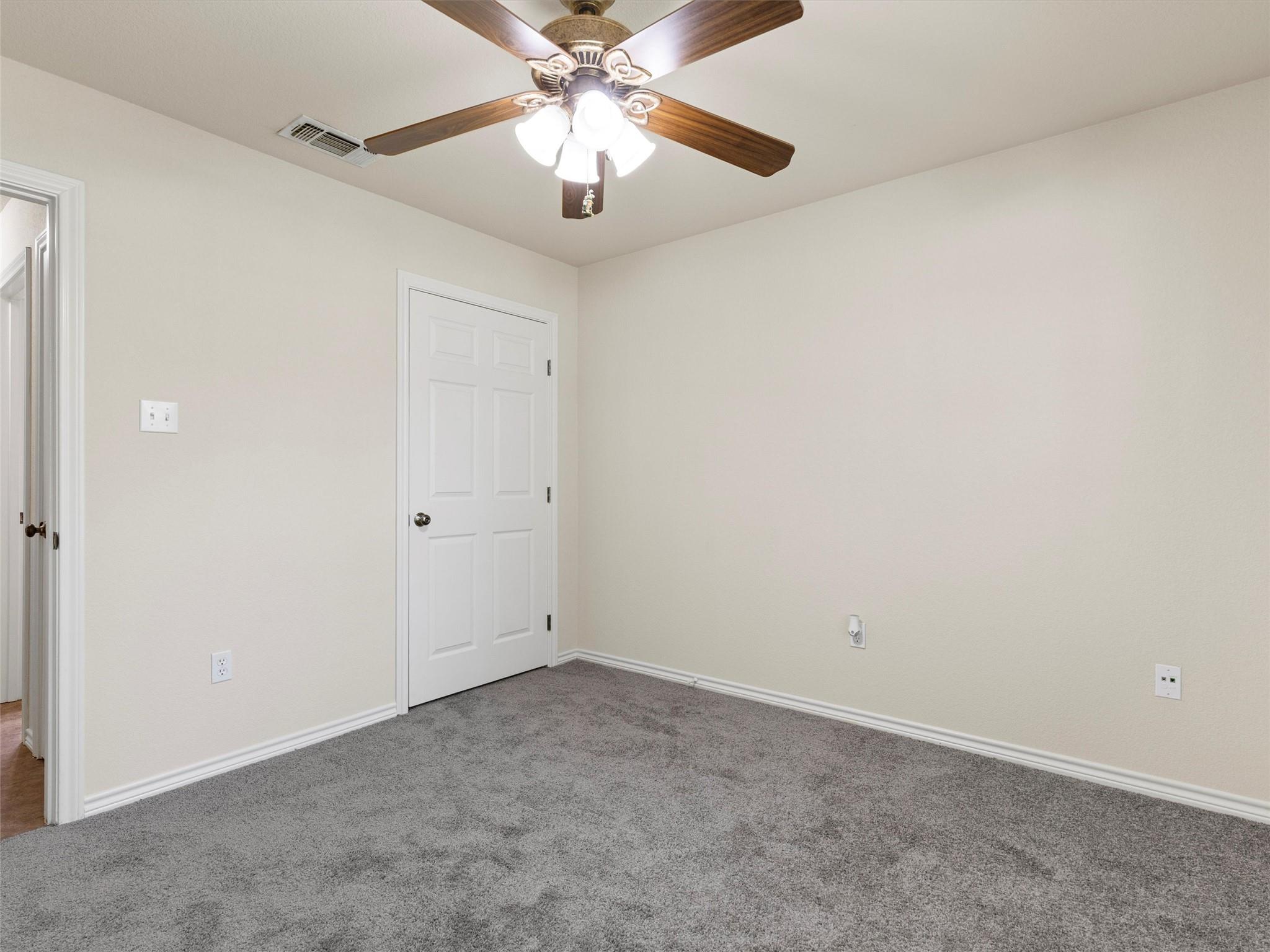 110 Kauai Ct, Bastrop, TX 78602