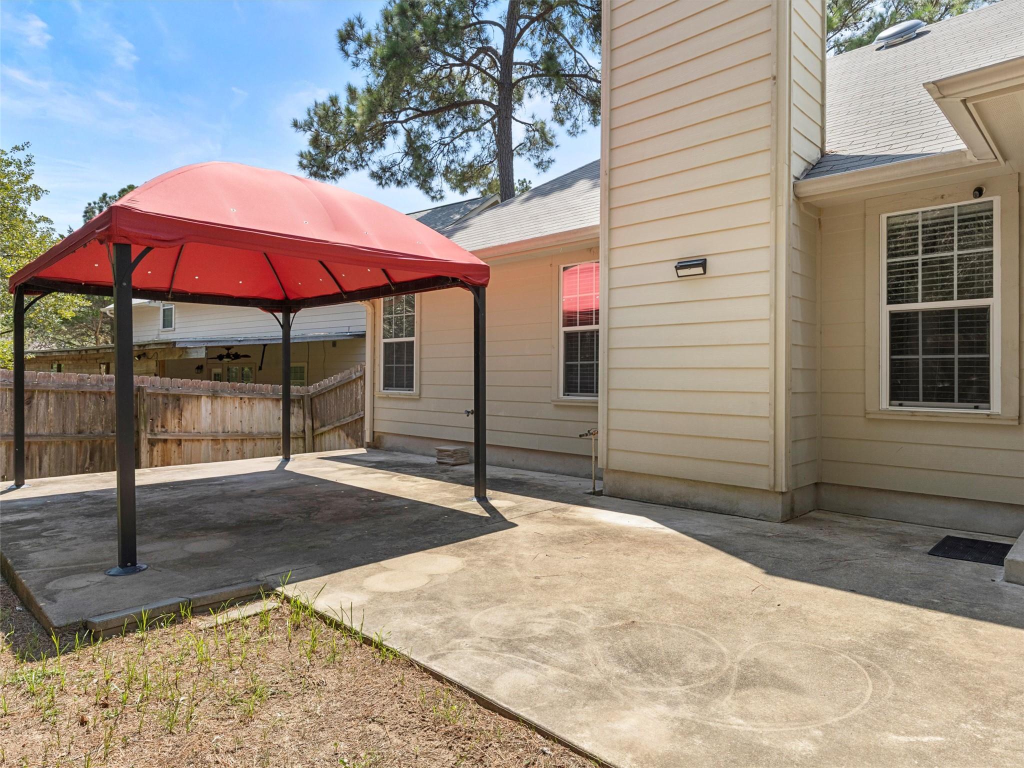 110 Kauai Ct, Bastrop, TX 78602