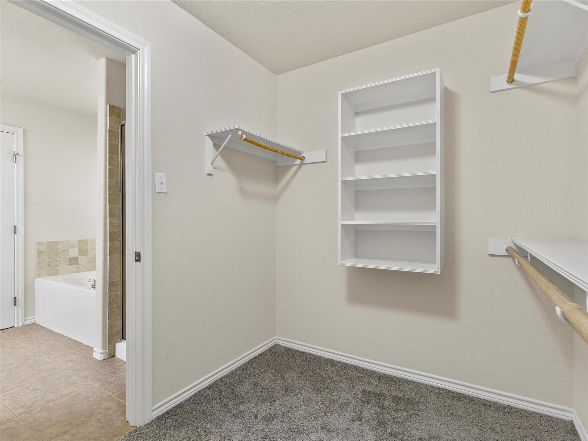 110 Kauai Ct, Bastrop, TX 78602