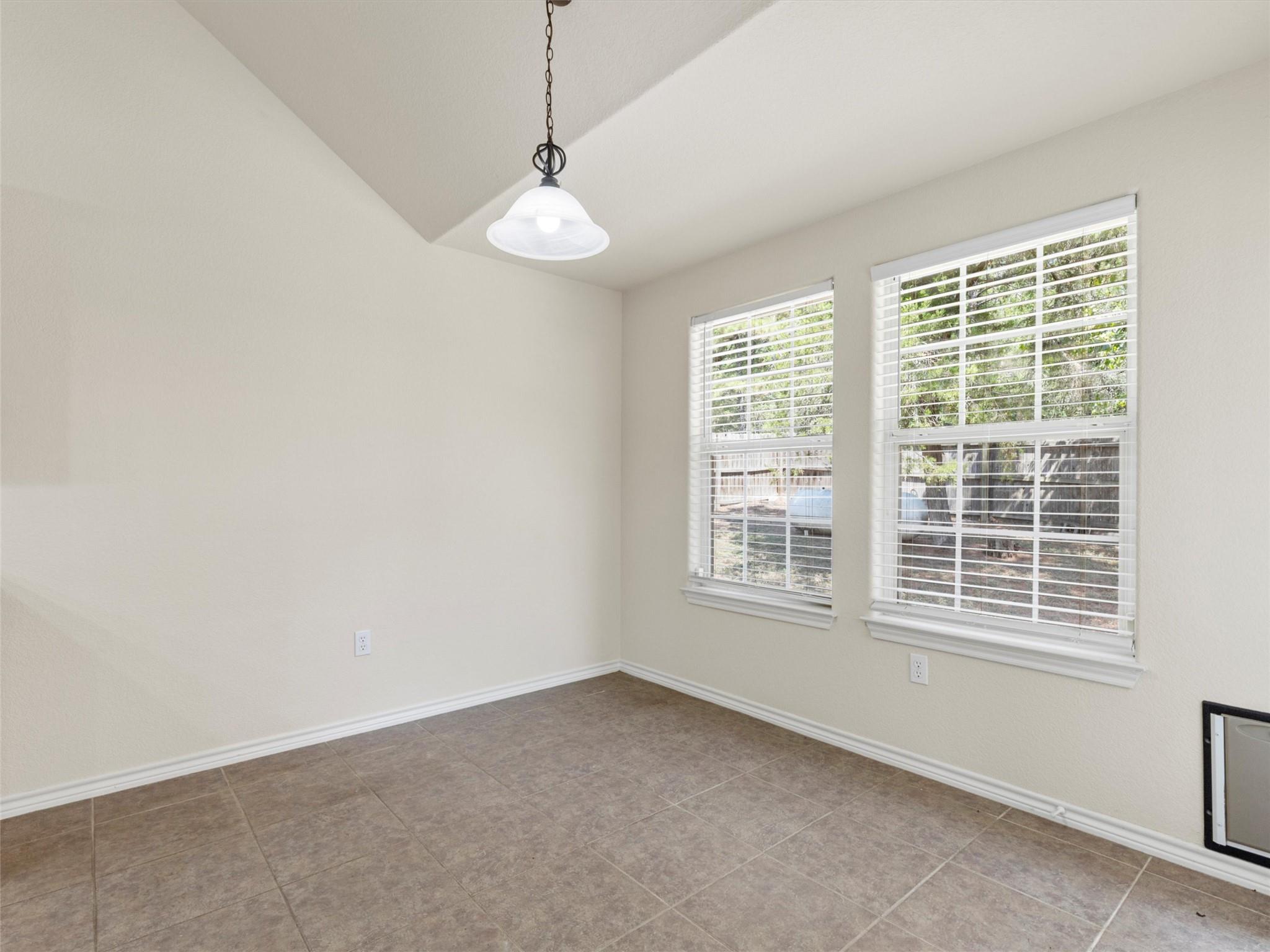 110 Kauai Ct, Bastrop, TX 78602