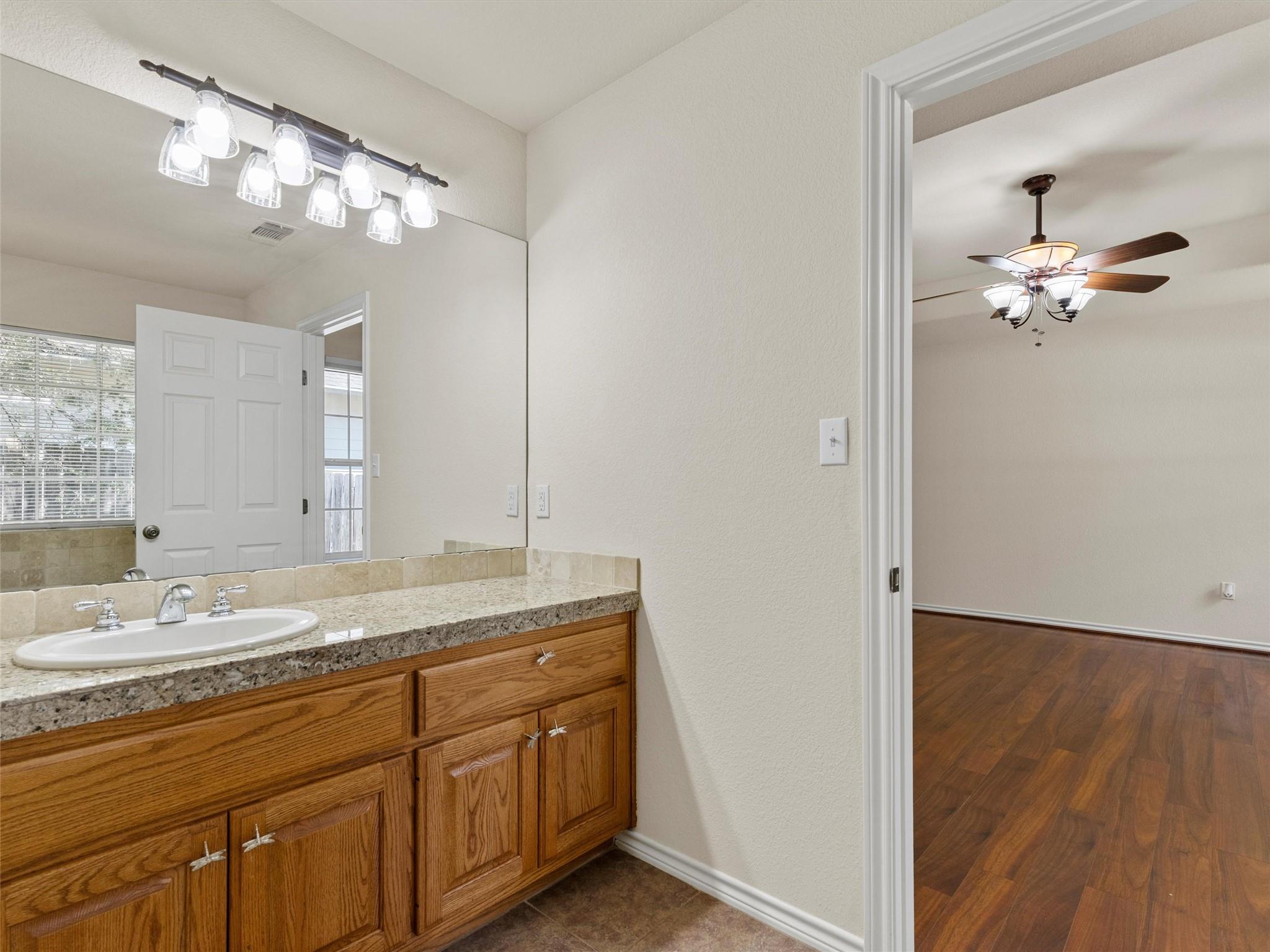 110 Kauai Ct, Bastrop, TX 78602