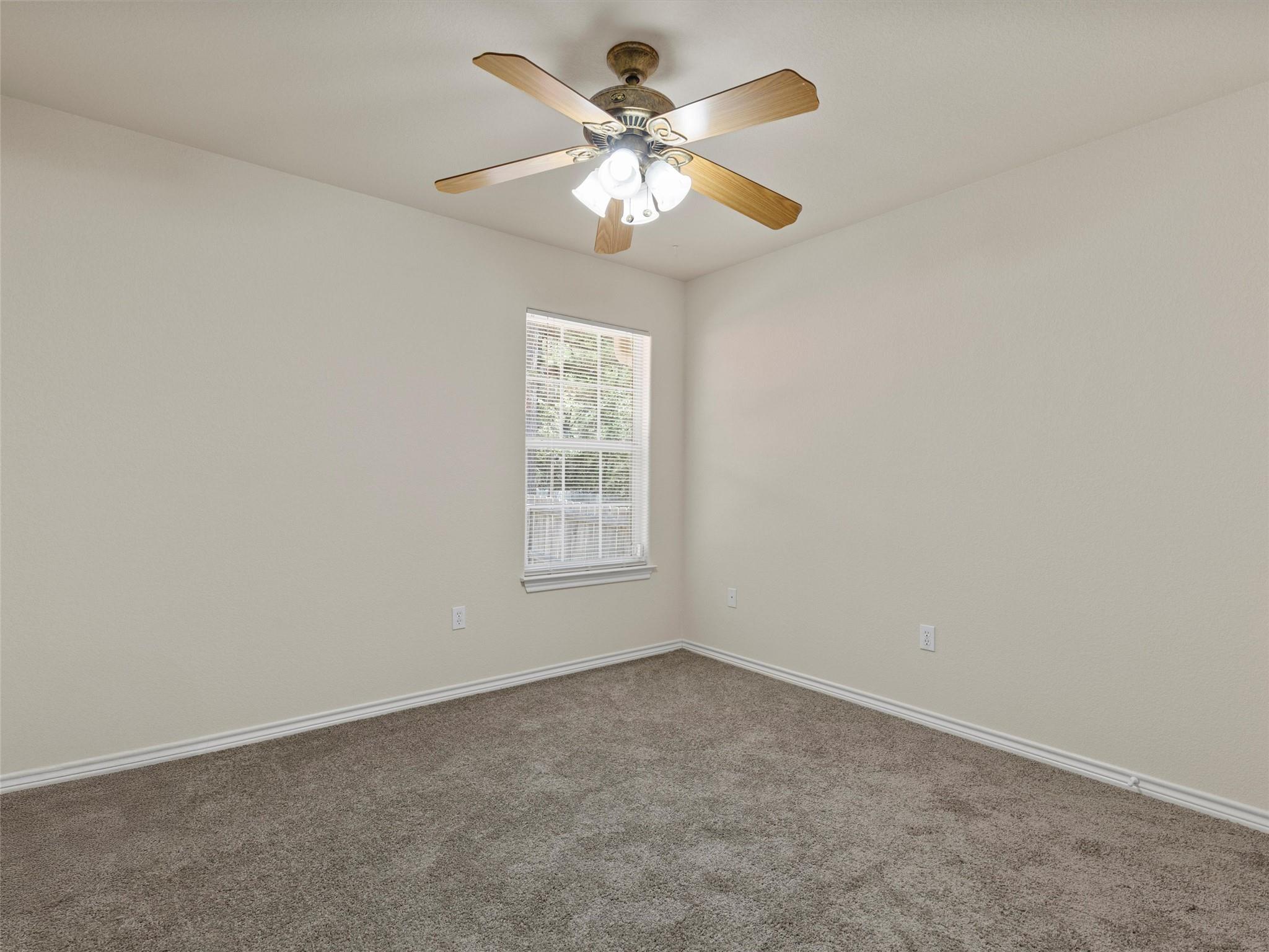 110 Kauai Ct, Bastrop, TX 78602