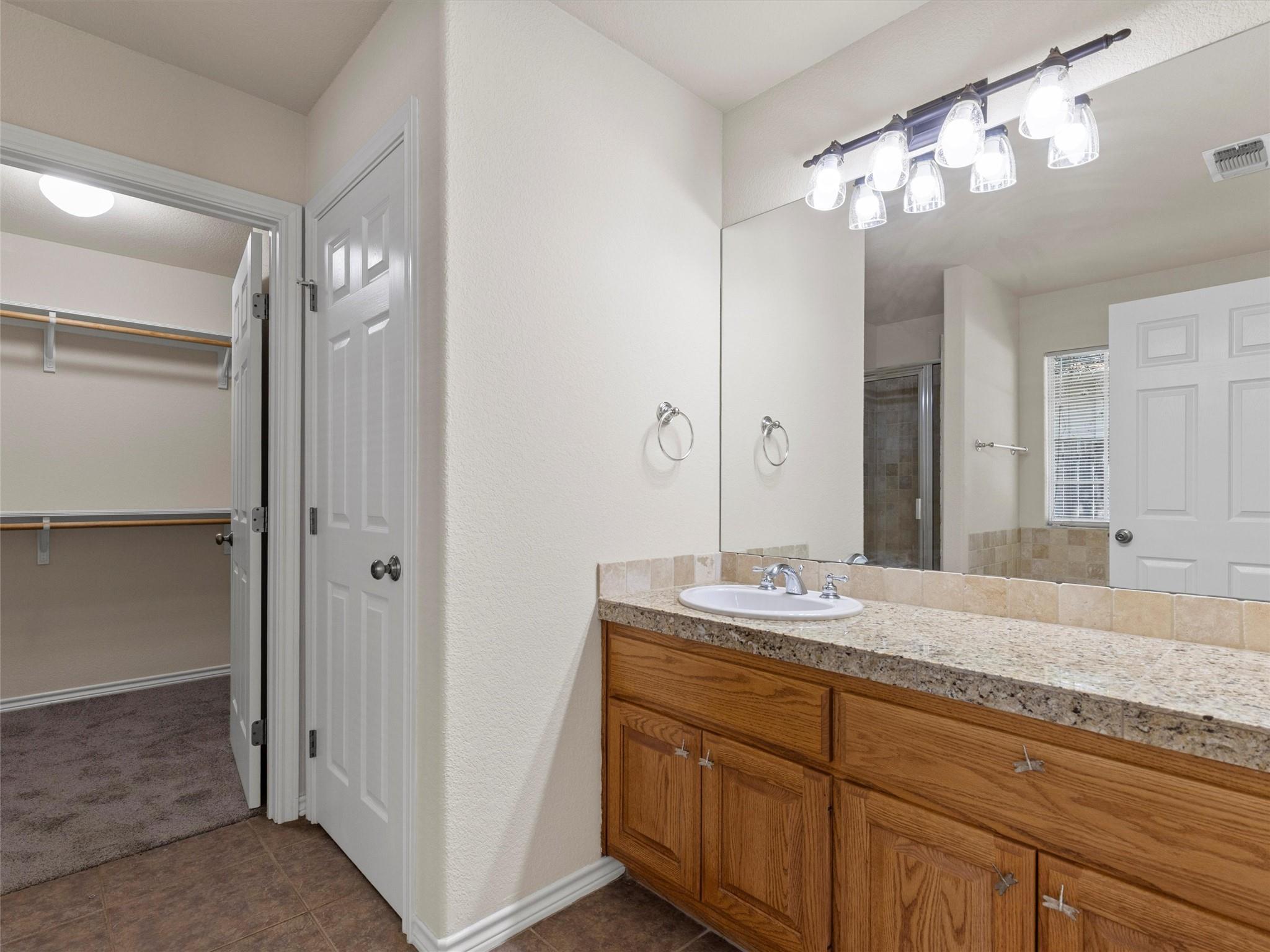 110 Kauai Ct, Bastrop, TX 78602