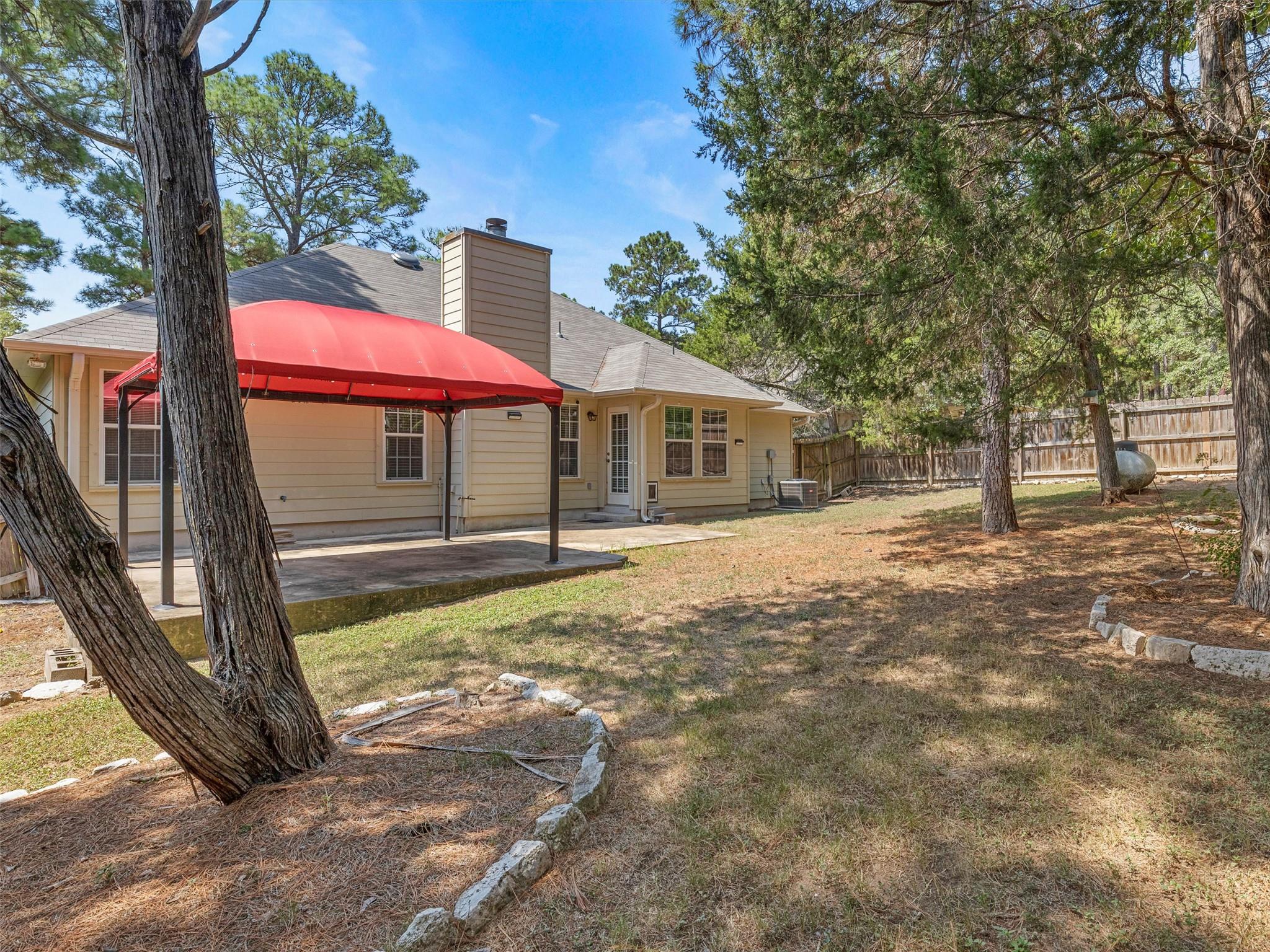 110 Kauai Ct, Bastrop, TX 78602