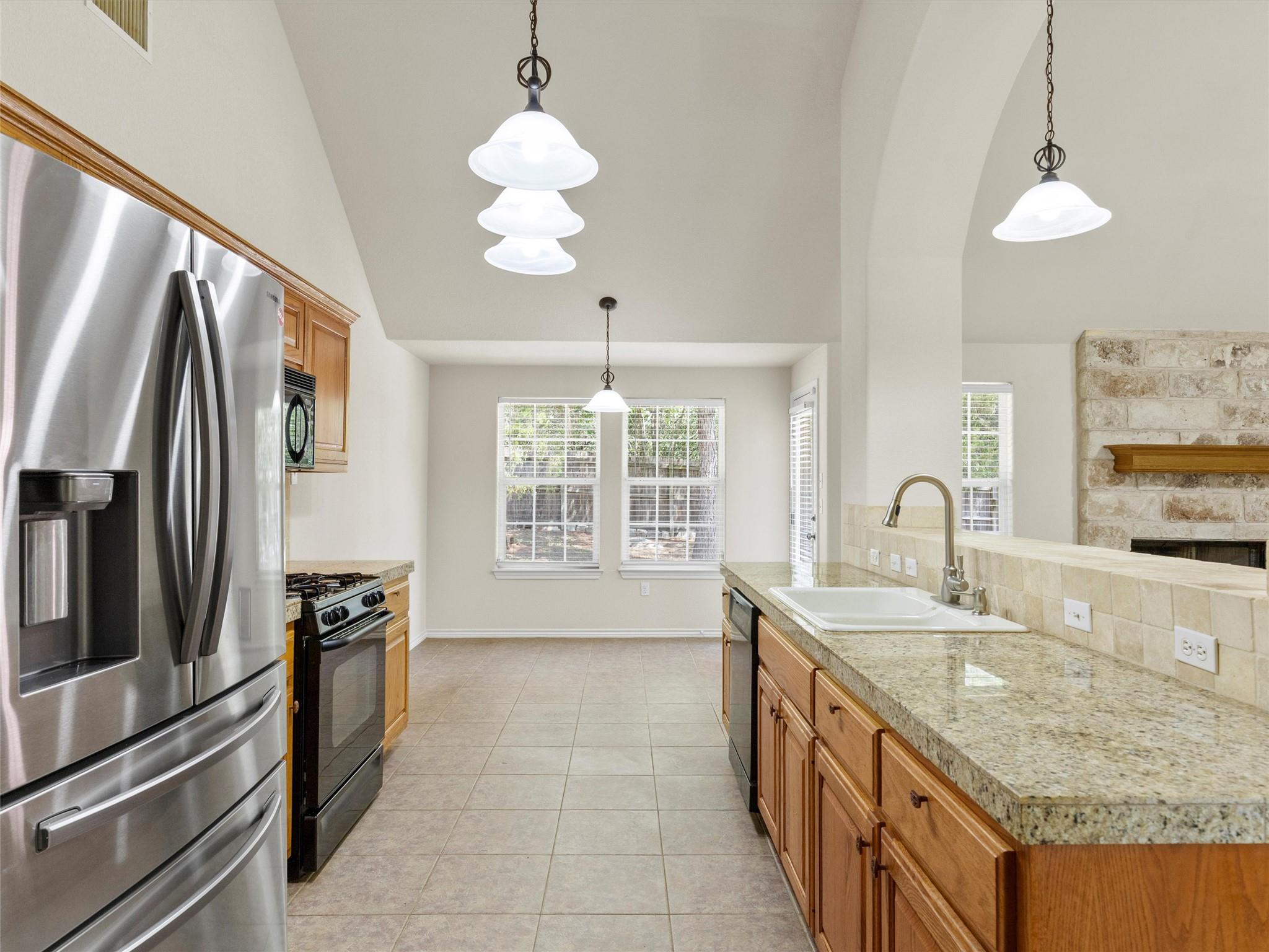 110 Kauai Ct, Bastrop, TX 78602