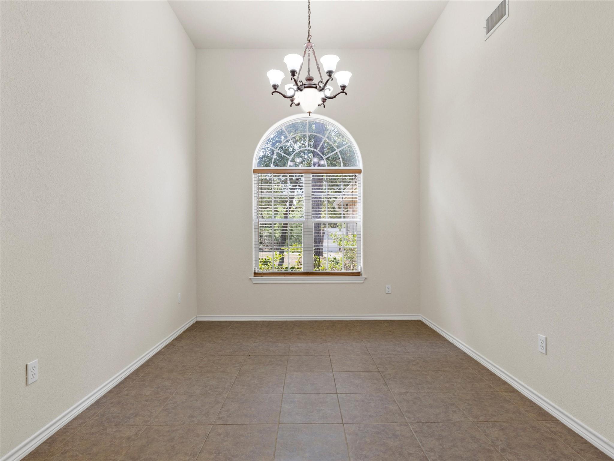 110 Kauai Ct, Bastrop, TX 78602