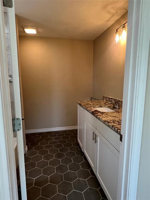 709 W Evans St, Hearne, TX 77859