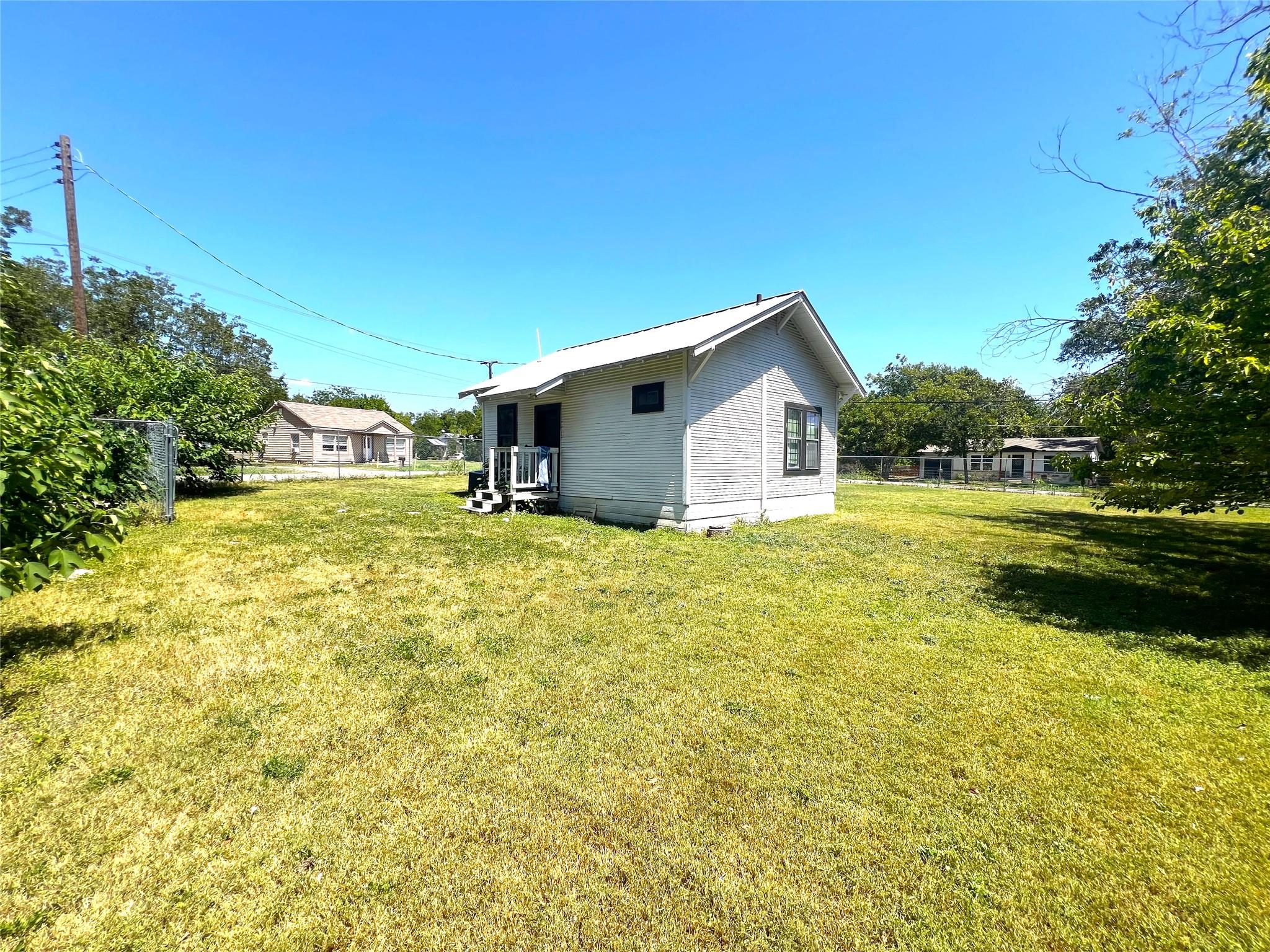 1600 Cecelia St, Taylor, TX 76574