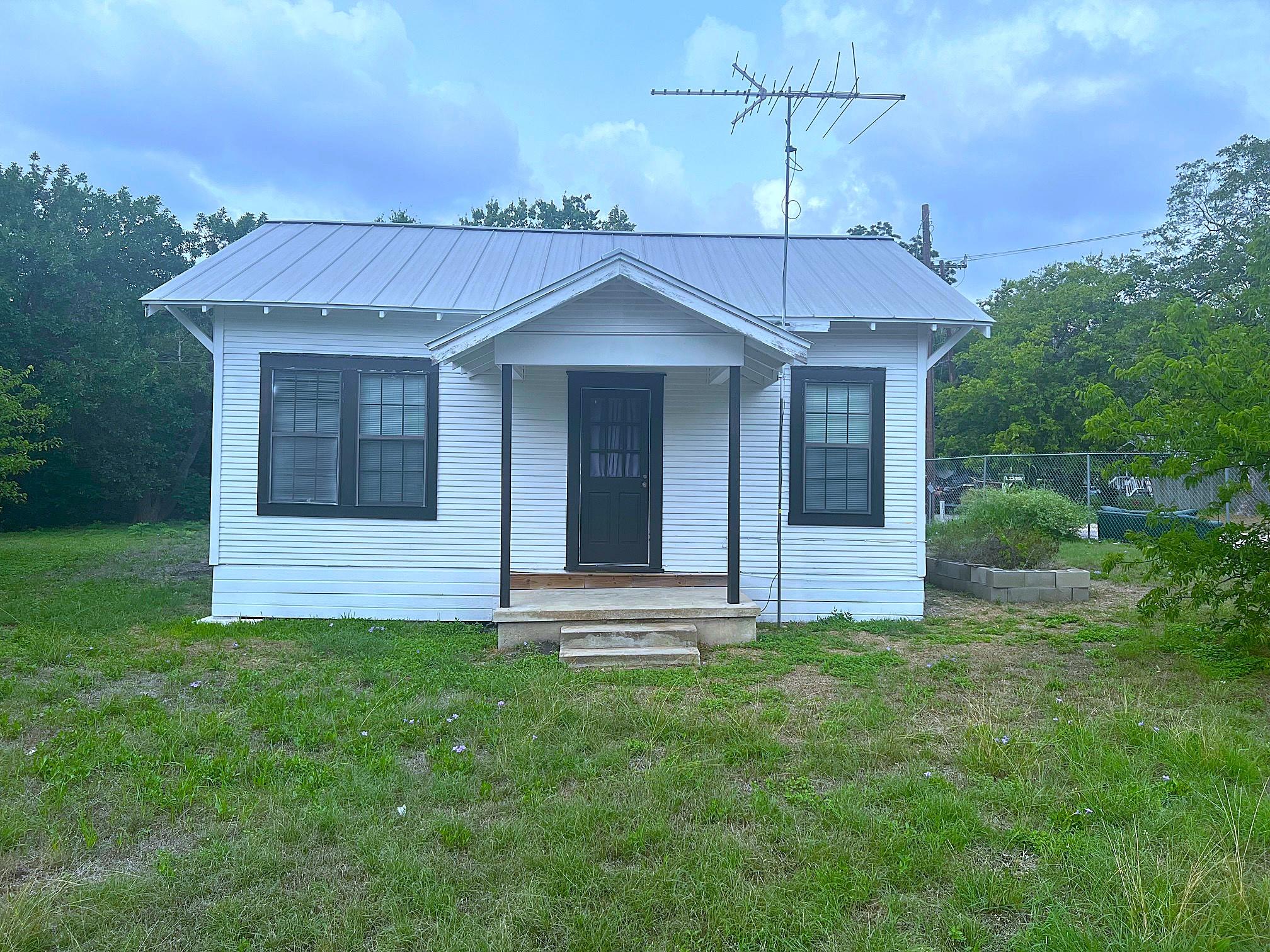 1600 Cecelia St, Taylor, TX 76574