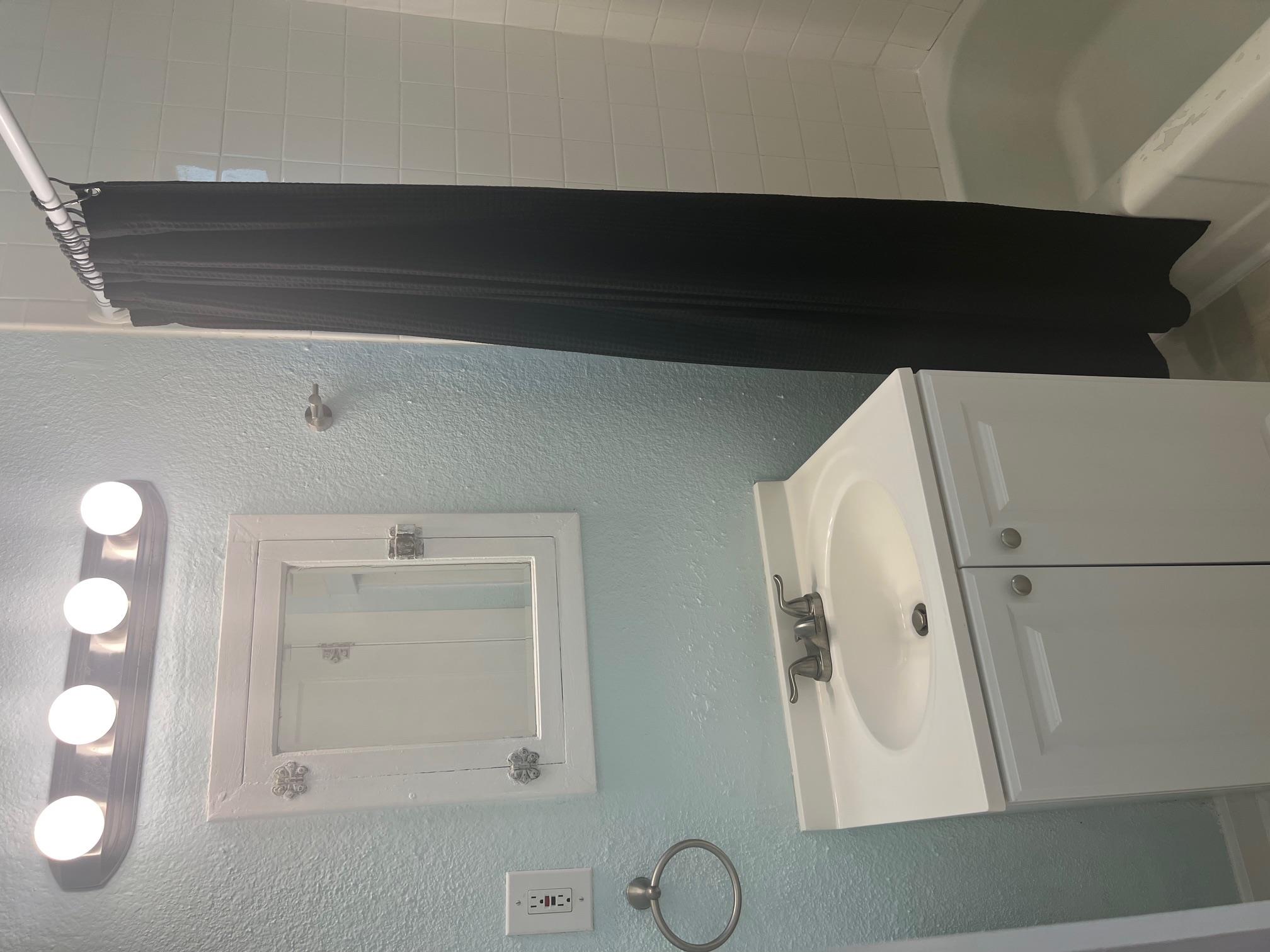 1600 Cecelia St, Taylor, TX 76574