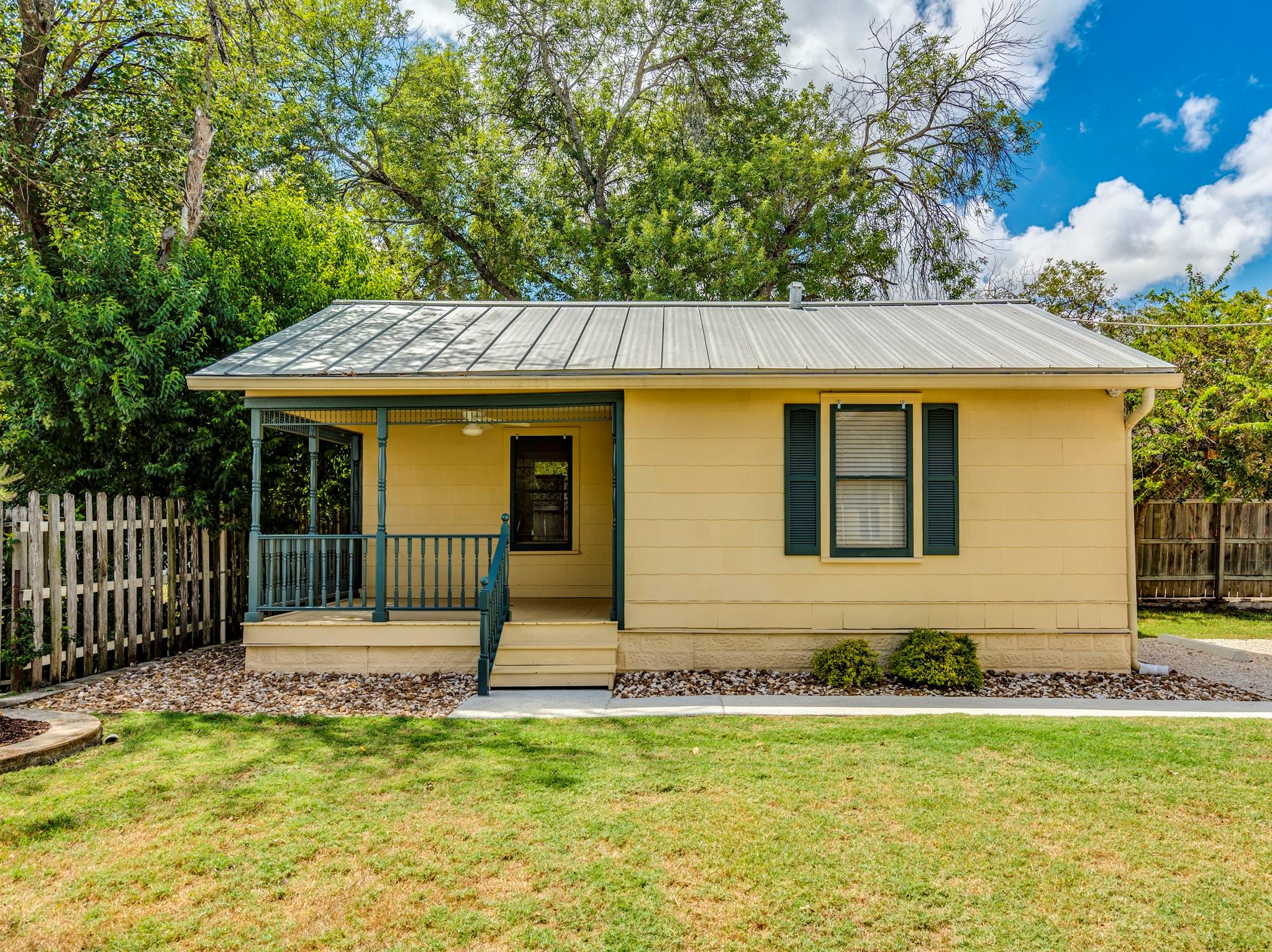 351 N Guenther Ave, New Braunfels, TX 78130