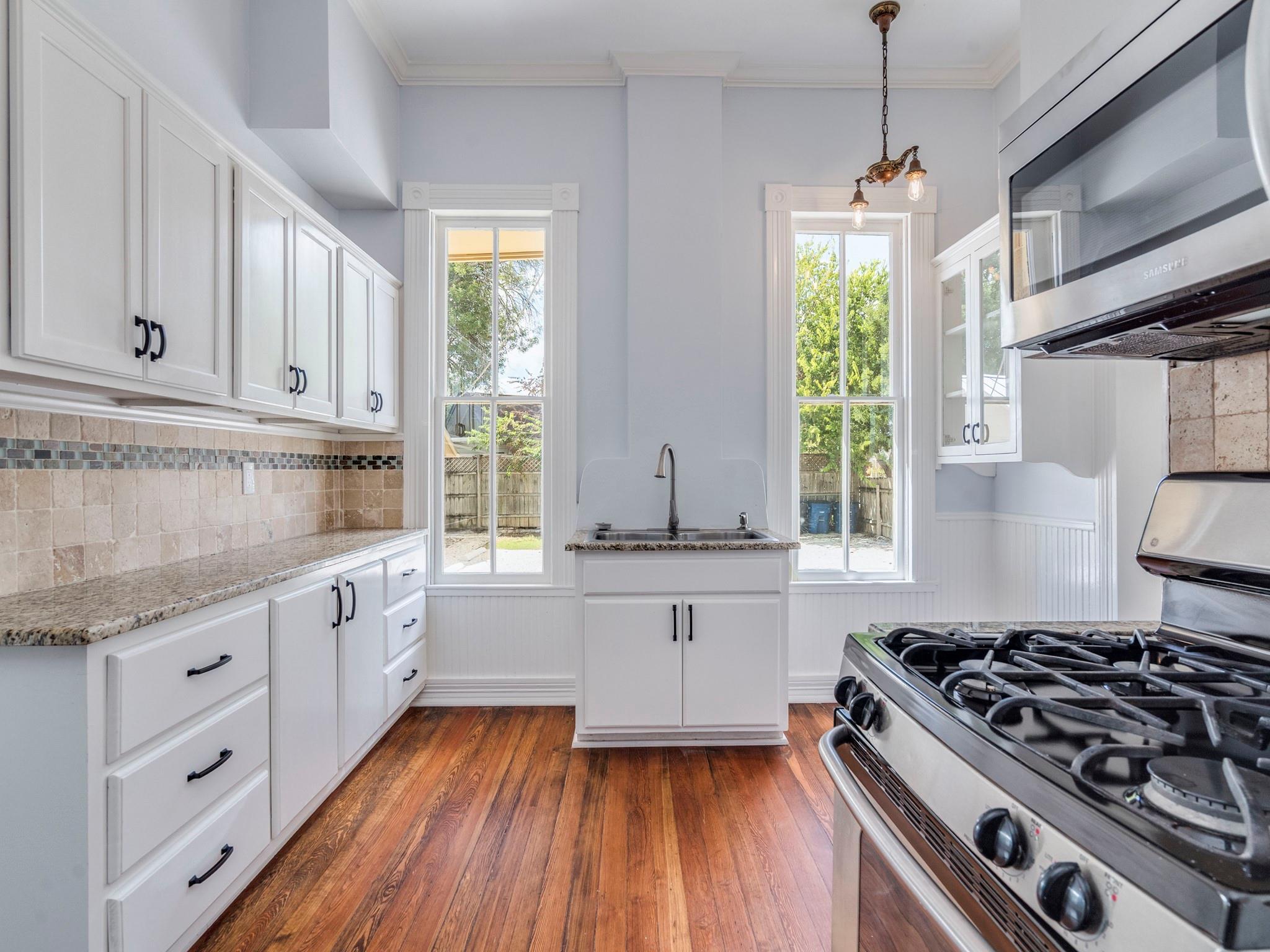 351 N Guenther Ave, New Braunfels, TX 78130