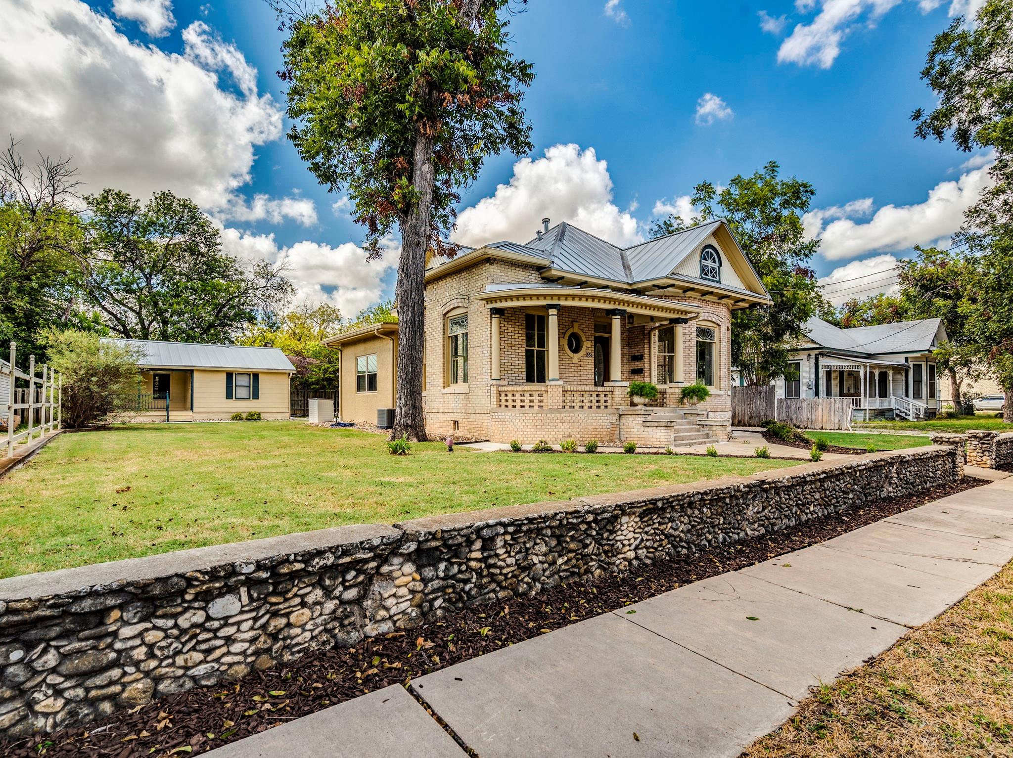 351 N Guenther Ave, New Braunfels, TX 78130