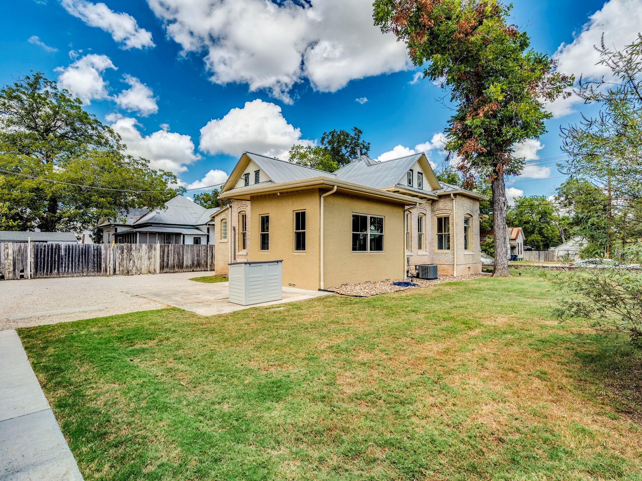 351 N Guenther Ave, New Braunfels, TX 78130