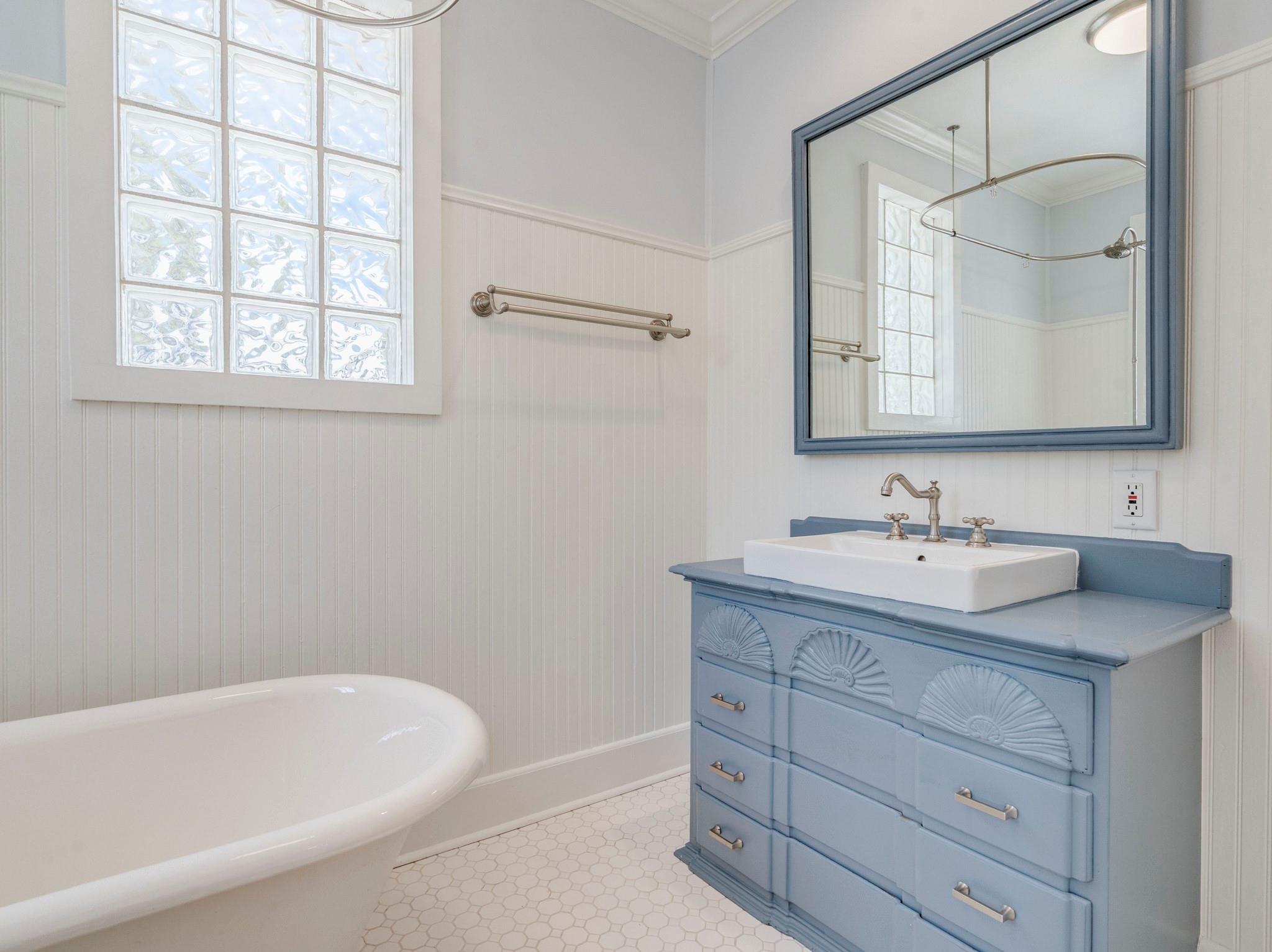 351 N Guenther Ave, New Braunfels, TX 78130