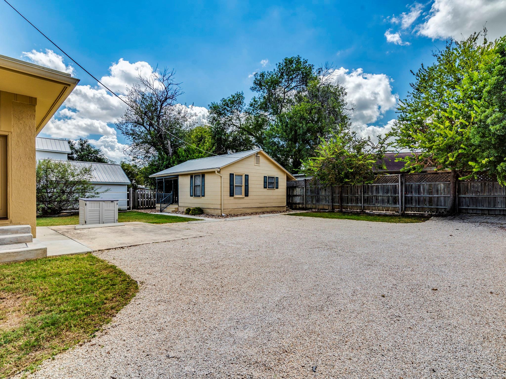 351 N Guenther Ave, New Braunfels, TX 78130
