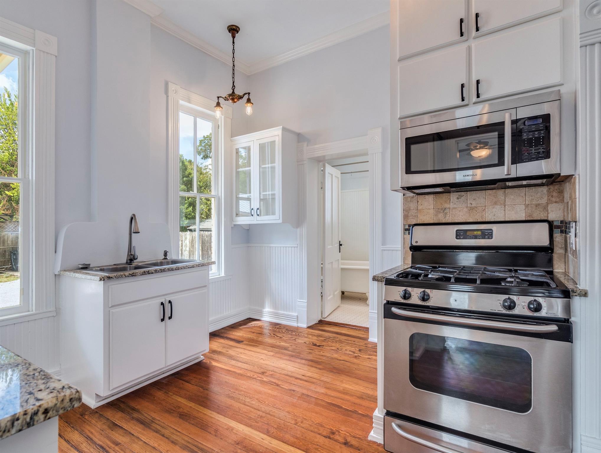 351 N Guenther Ave, New Braunfels, TX 78130