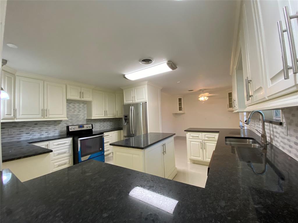 4318 Breakwood Dr, Houston, TX 77096