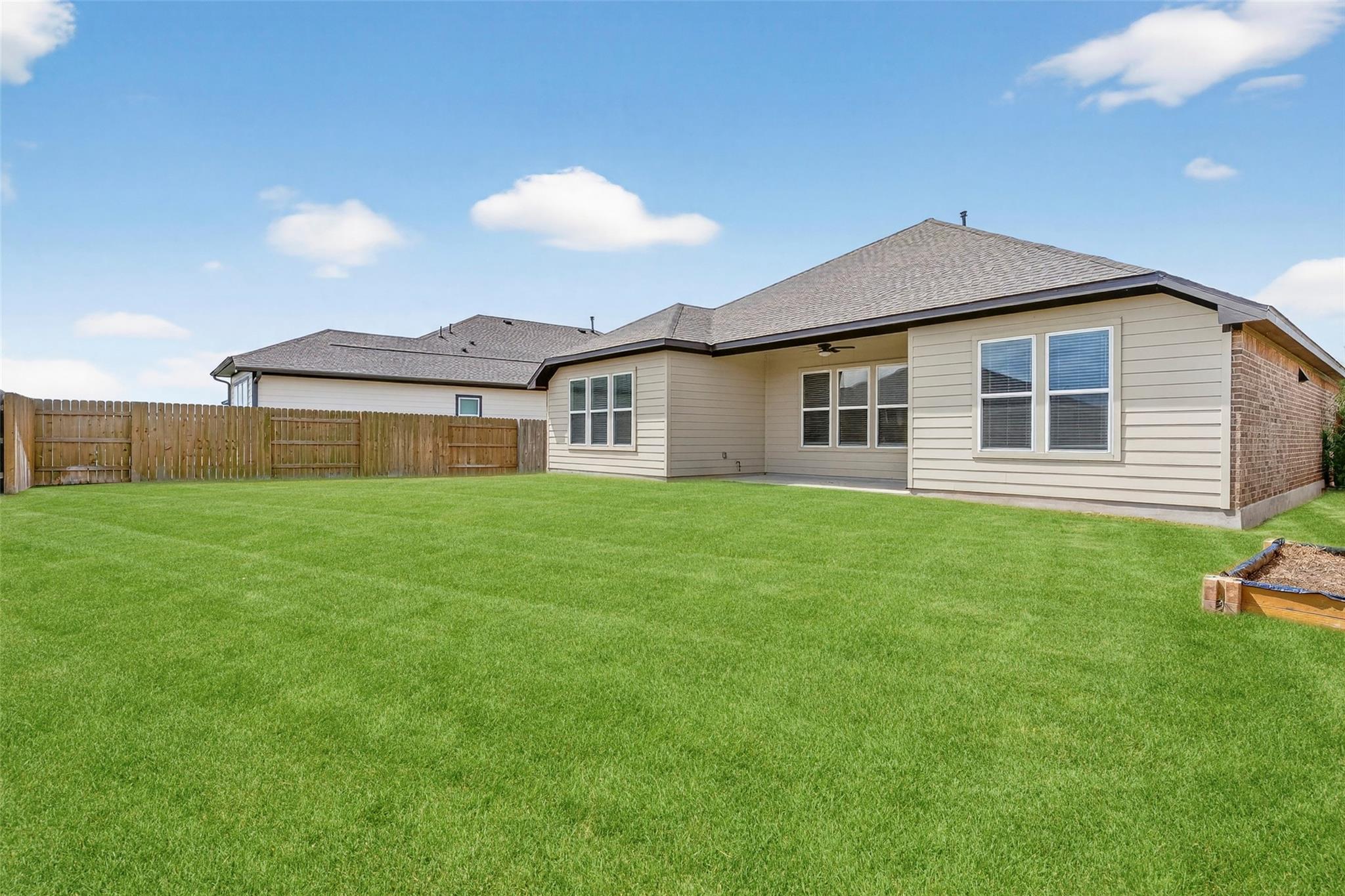 111 Joseph Hawkins Ln, Bastrop, TX 78602