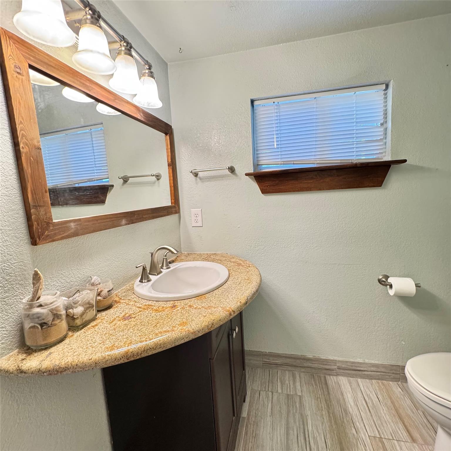 14510 Summit View Dr # B, Leander, TX 78641