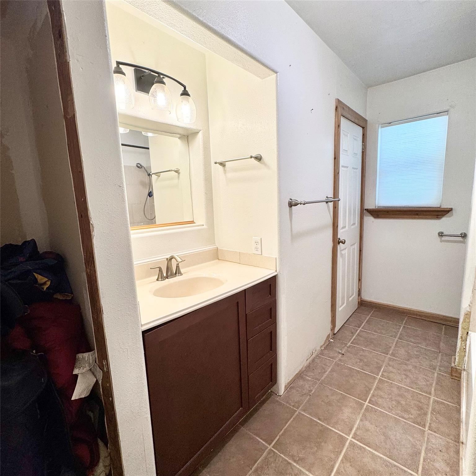 14510 Summit View Dr # B, Leander, TX 78641