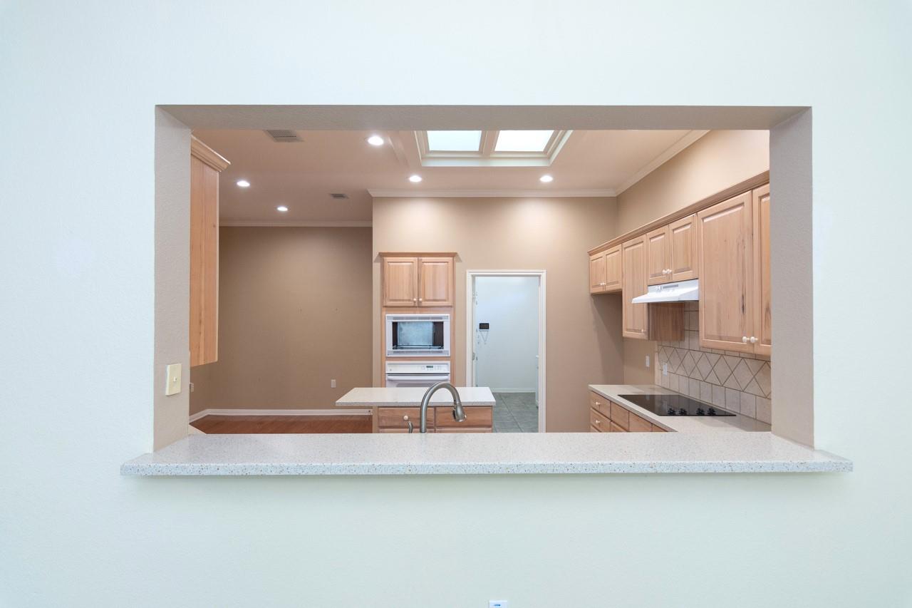 102 Harness Ln, Georgetown, TX 78633