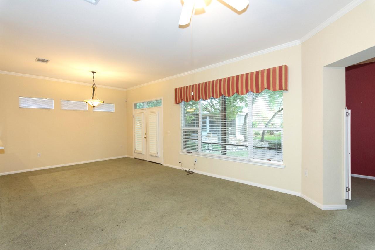 102 Harness Ln, Georgetown, TX 78633